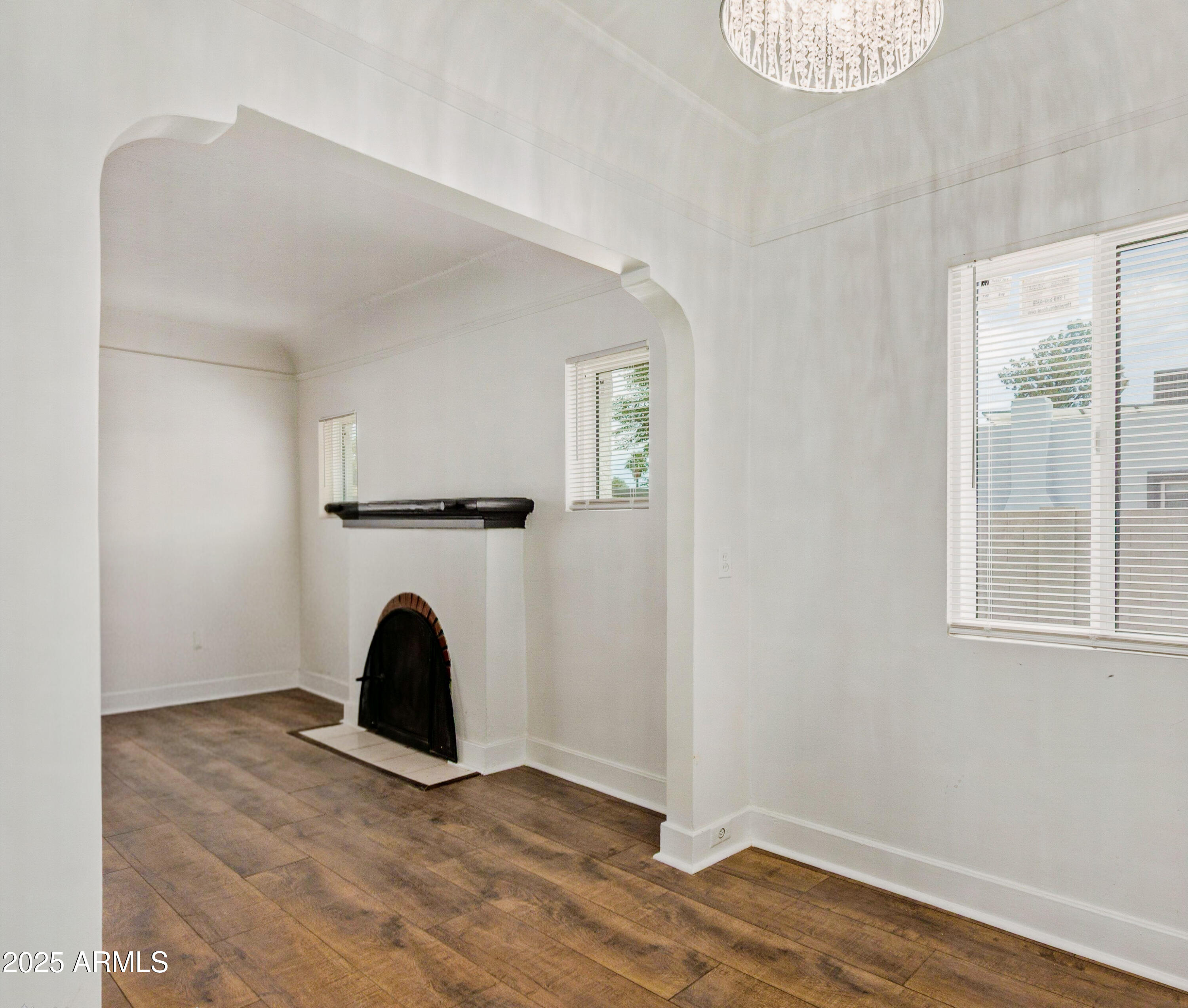 2112 N 24TH Place