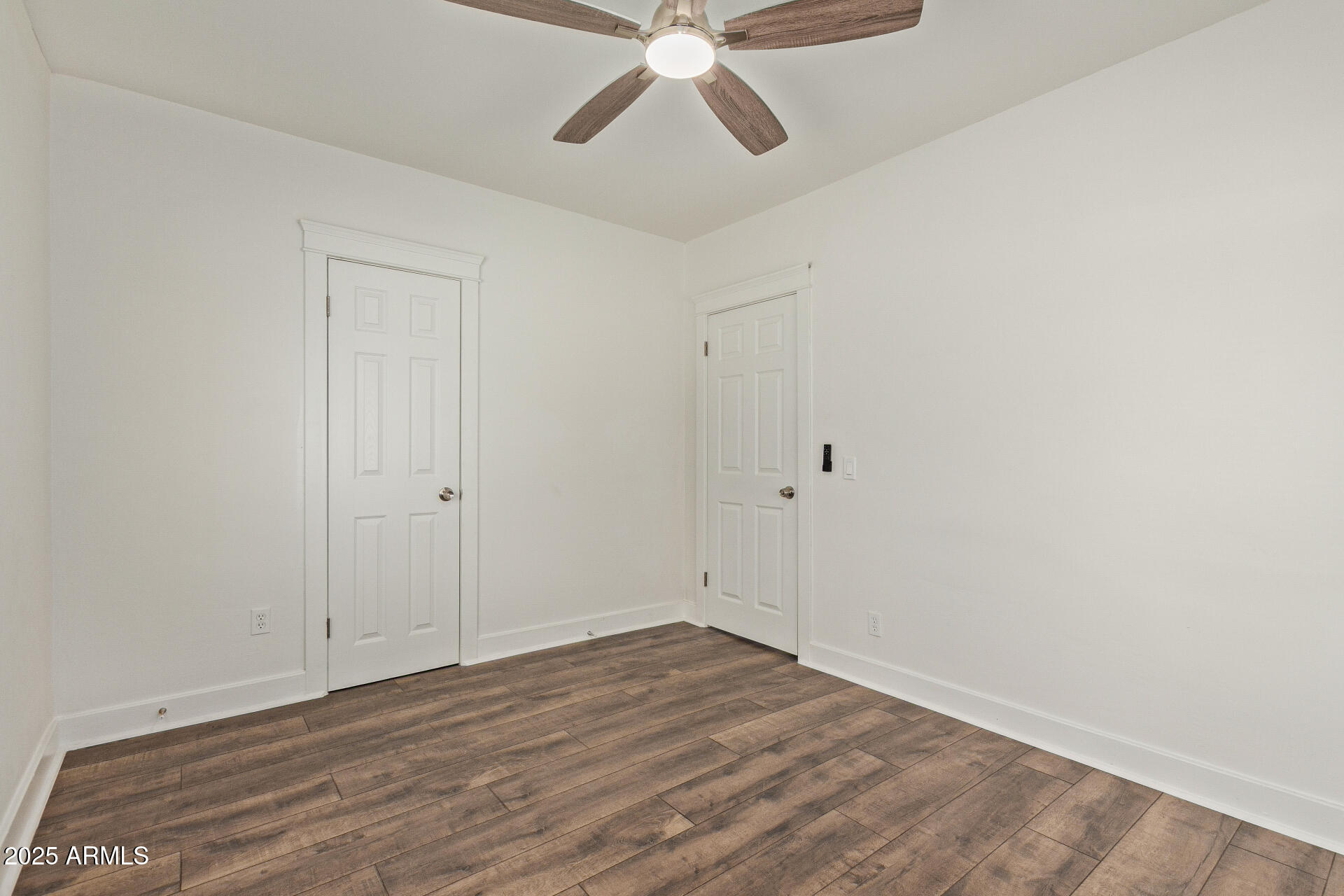 2112 N 24TH Place