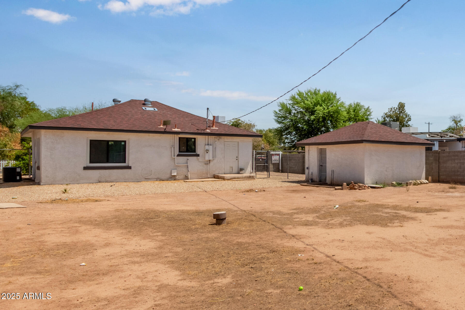 2112 N 24TH Place
