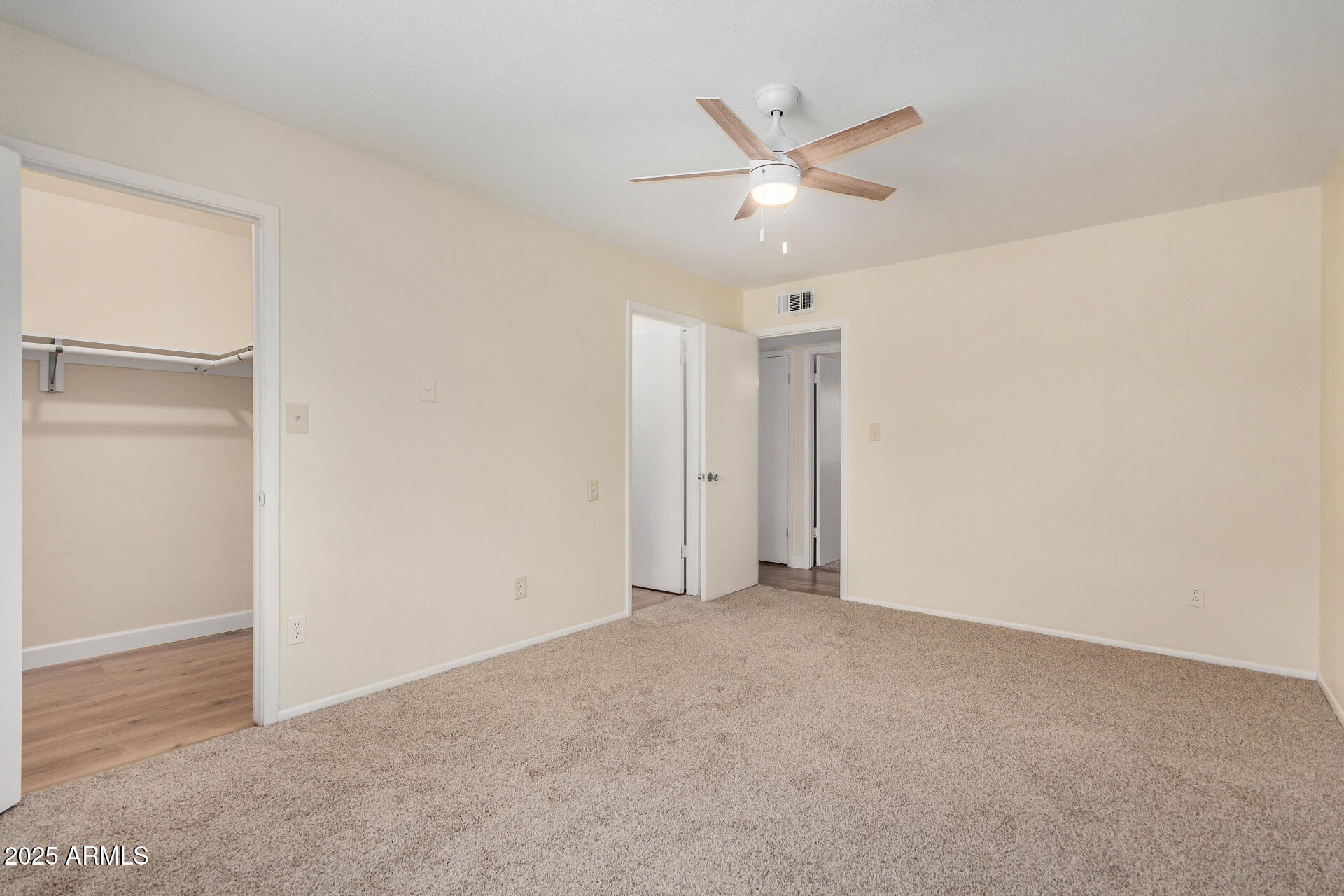 3622 W ALTADENA Avenue