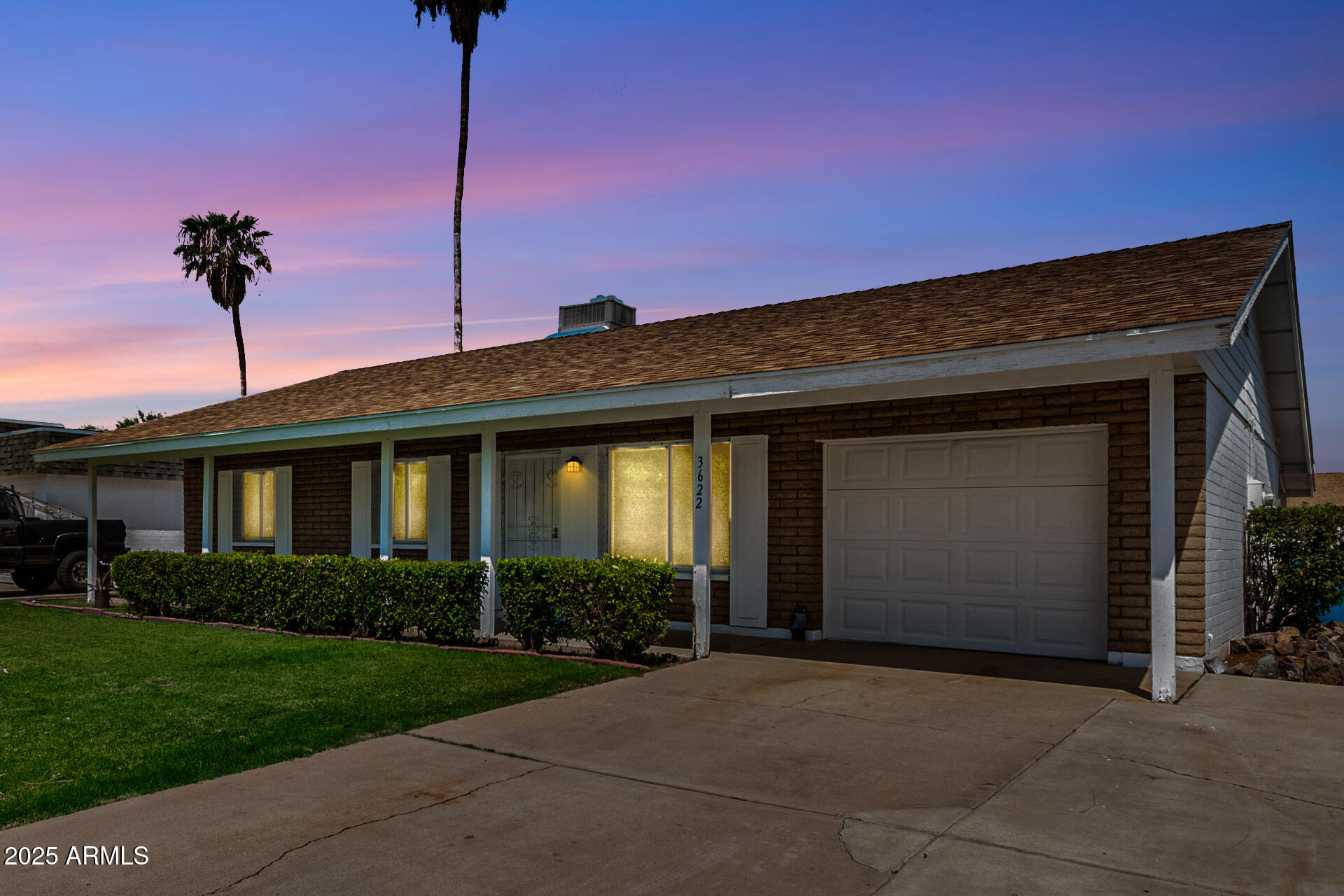 3622 W ALTADENA Avenue
