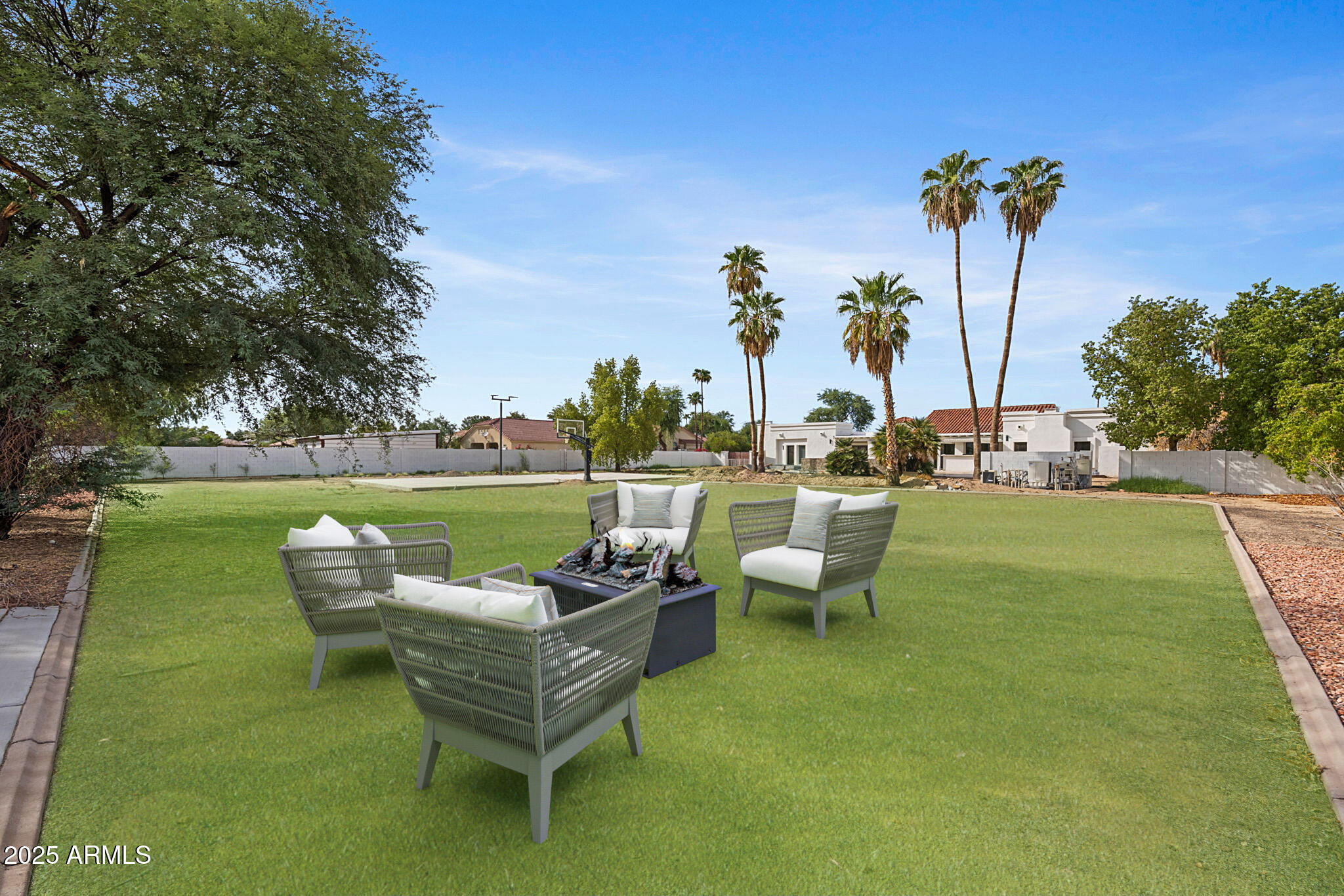 10111 E CHOLLA Street