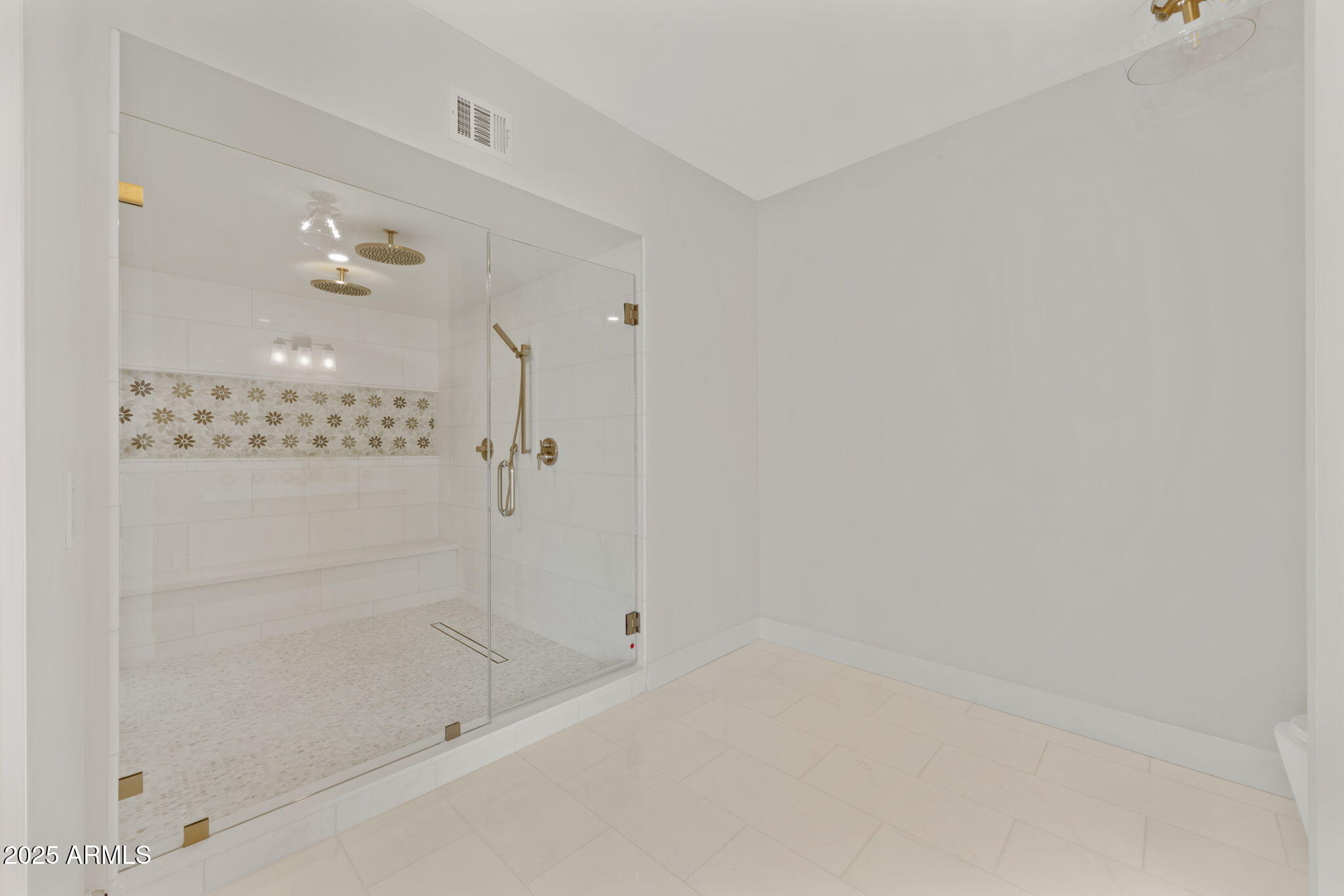 10111 E CHOLLA Street