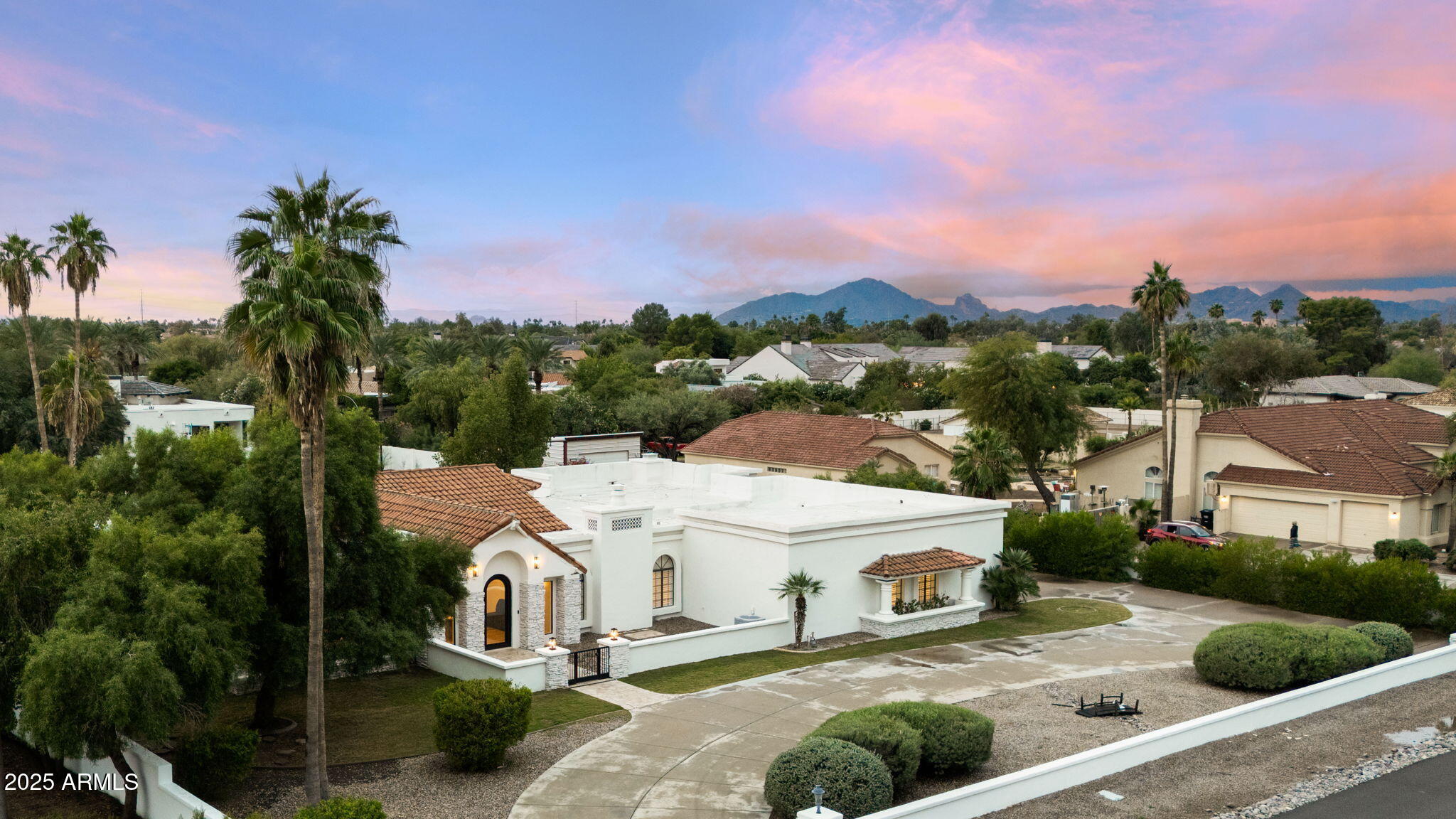 10111 E CHOLLA Street