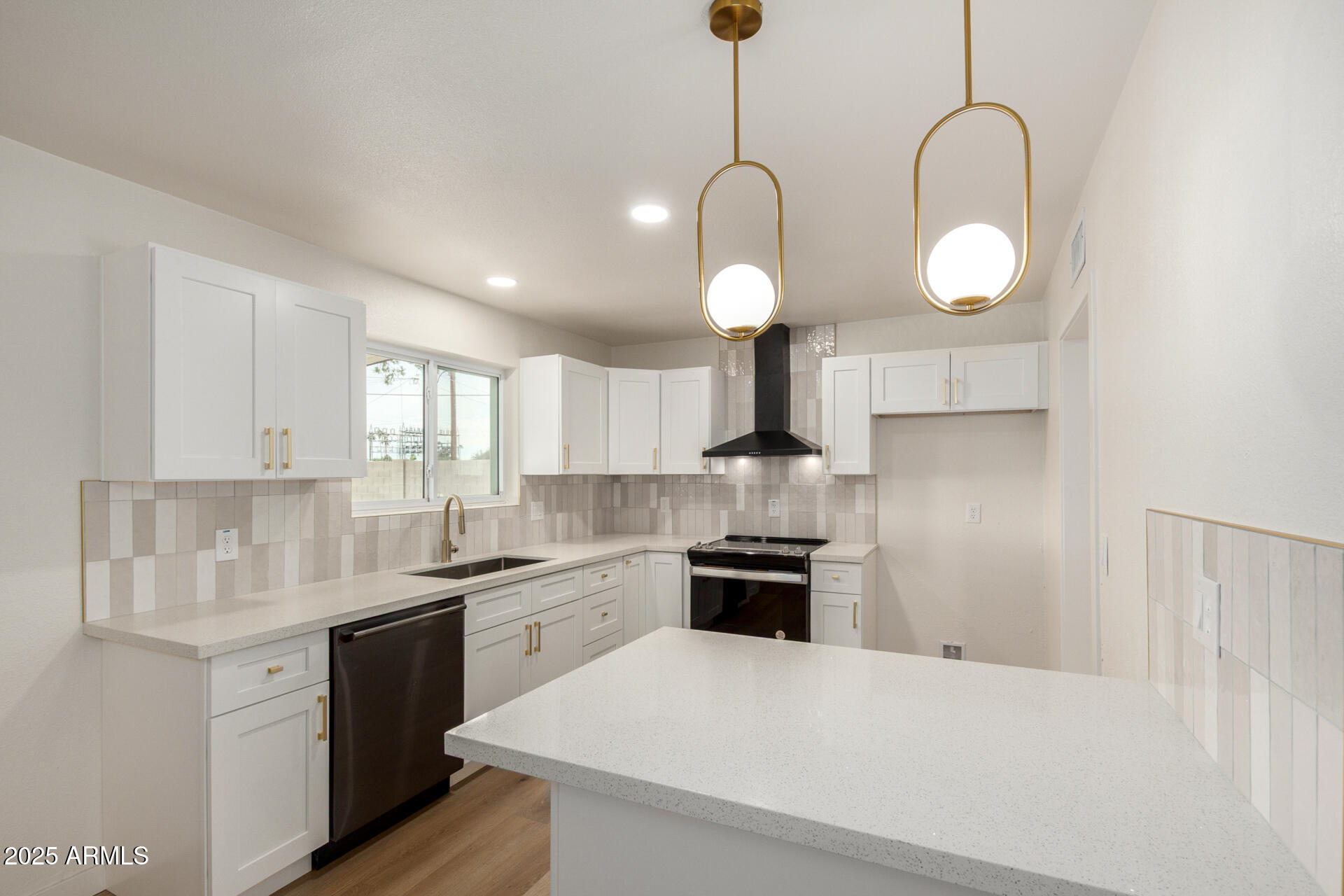 3939 W HARMONT Drive