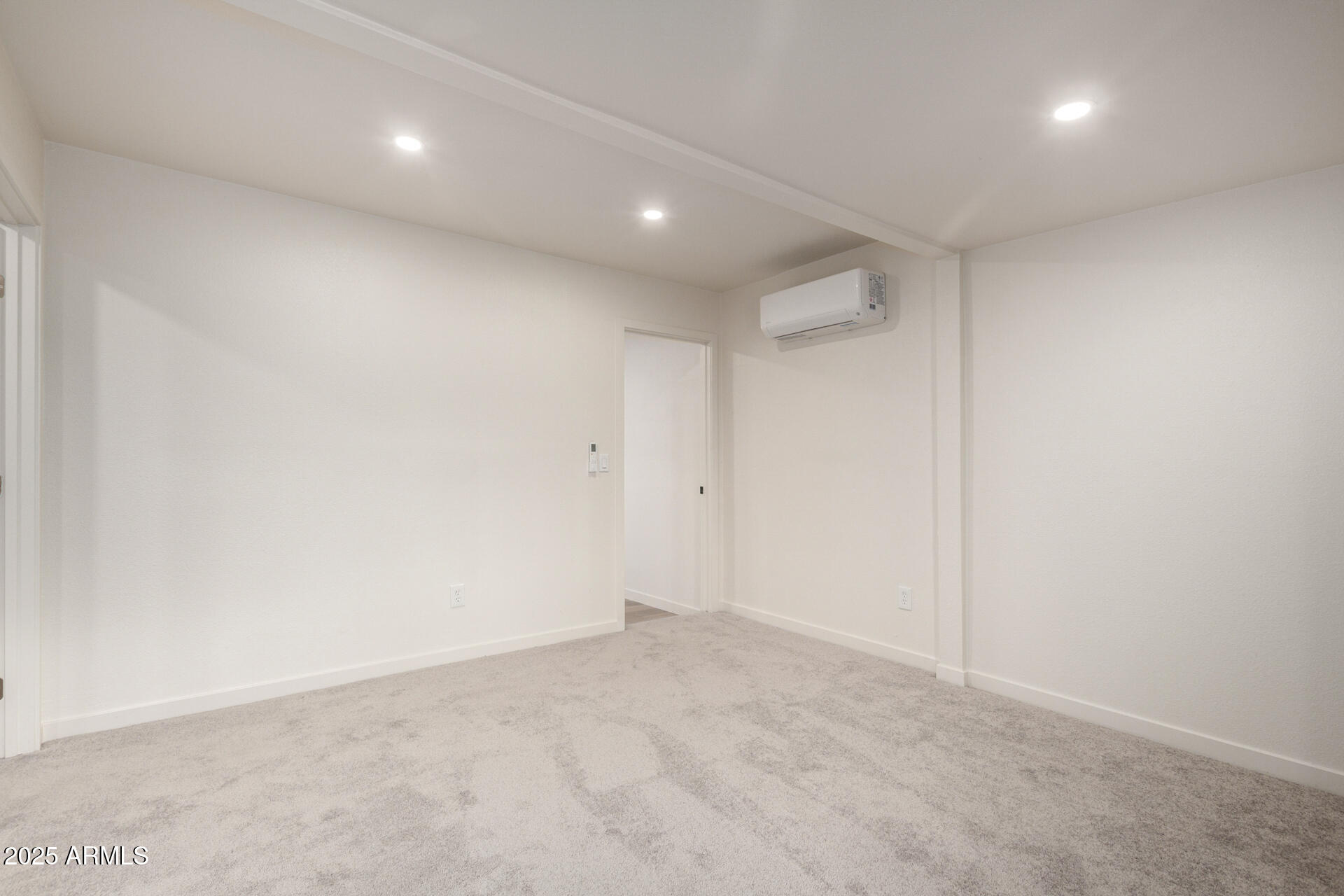 3939 W HARMONT Drive