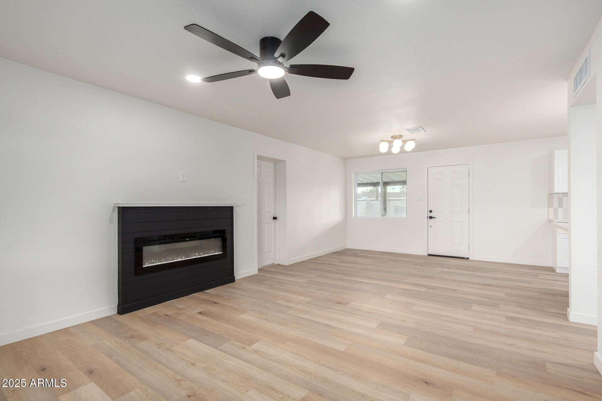 3939 W HARMONT Drive