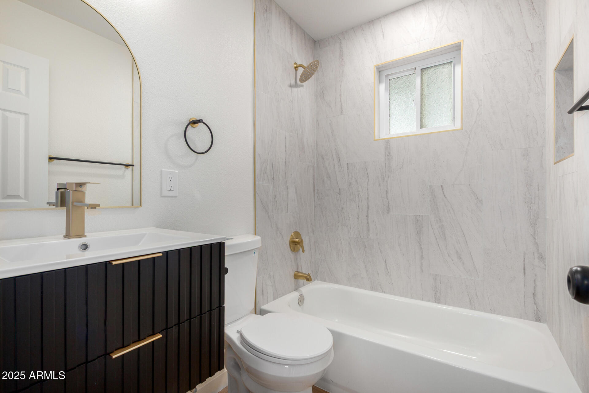 3939 W HARMONT Drive