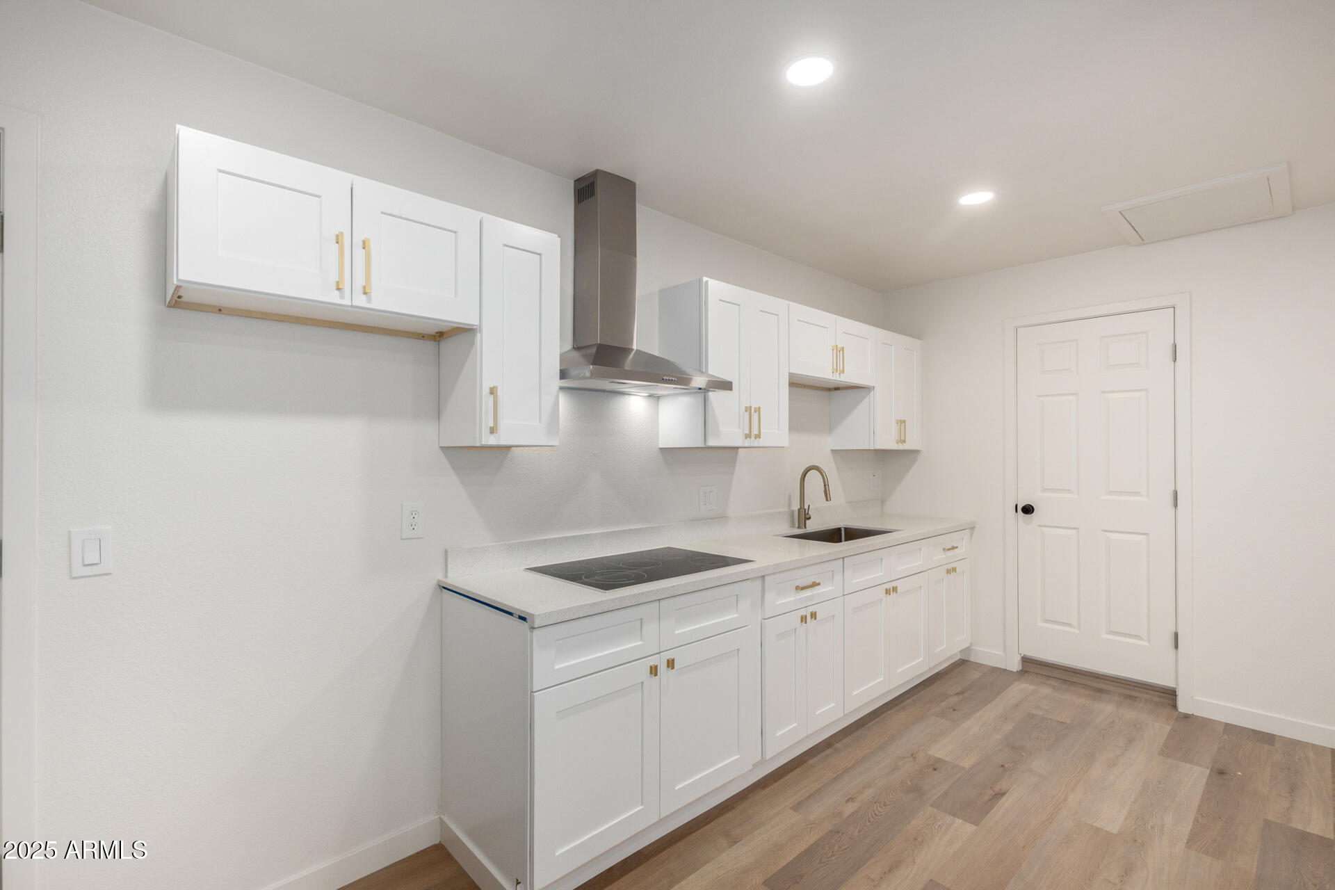 3939 W HARMONT Drive