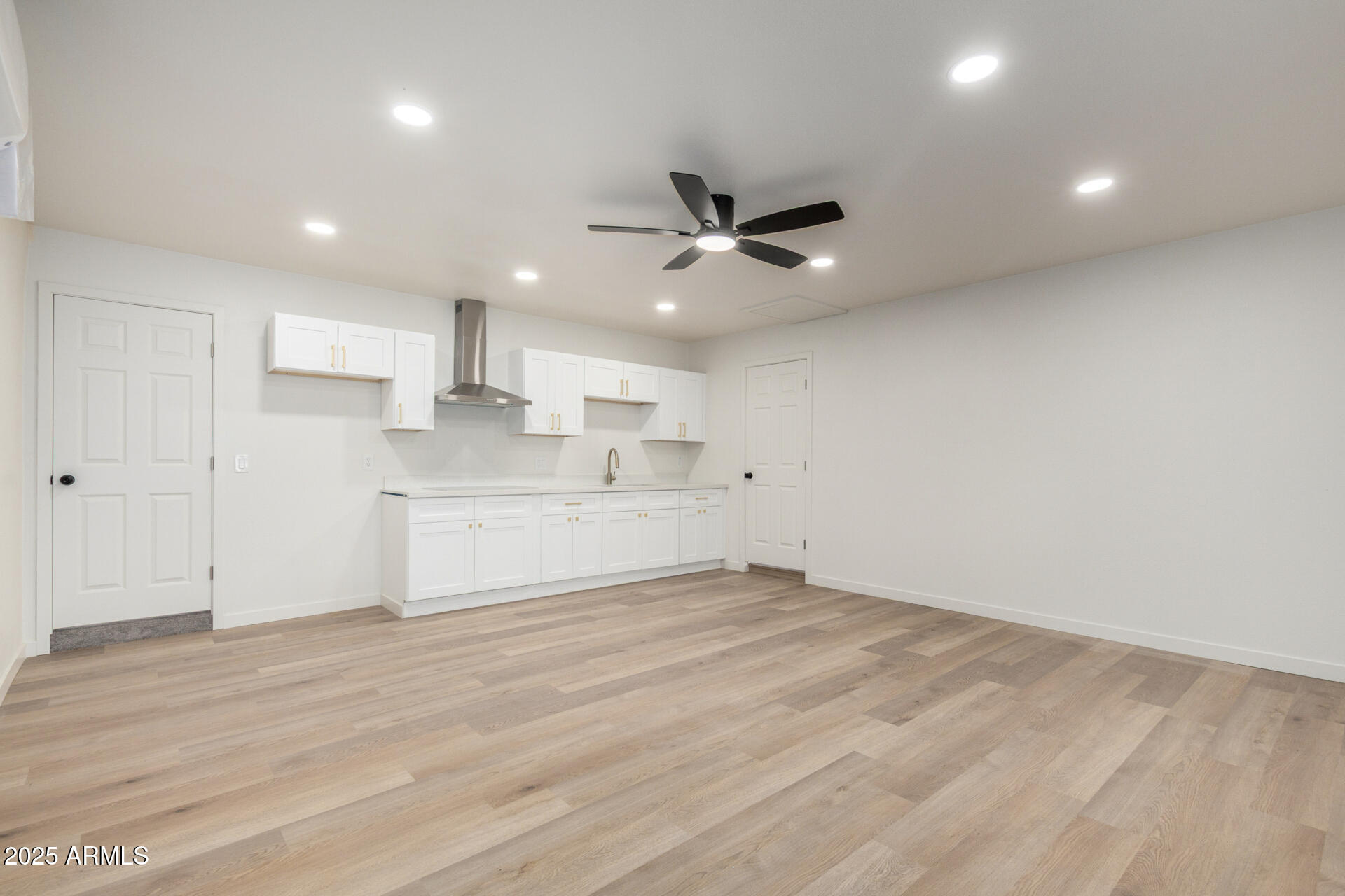 3939 W HARMONT Drive