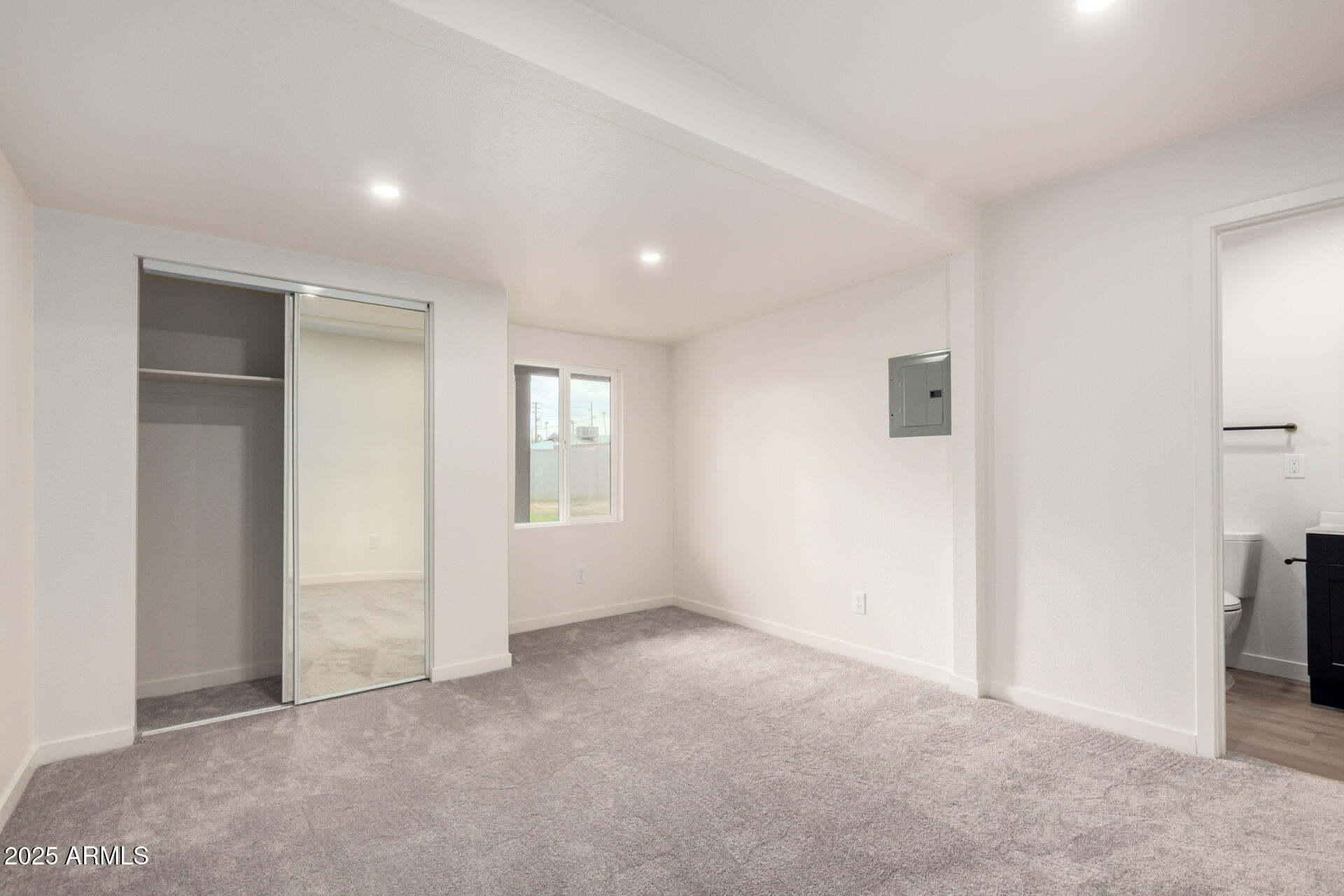 3939 W HARMONT Drive