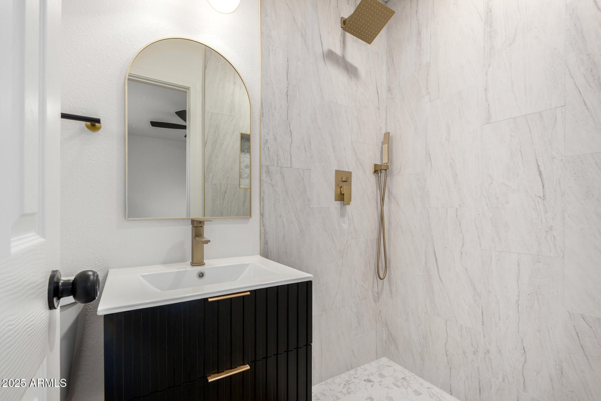 3939 W HARMONT Drive