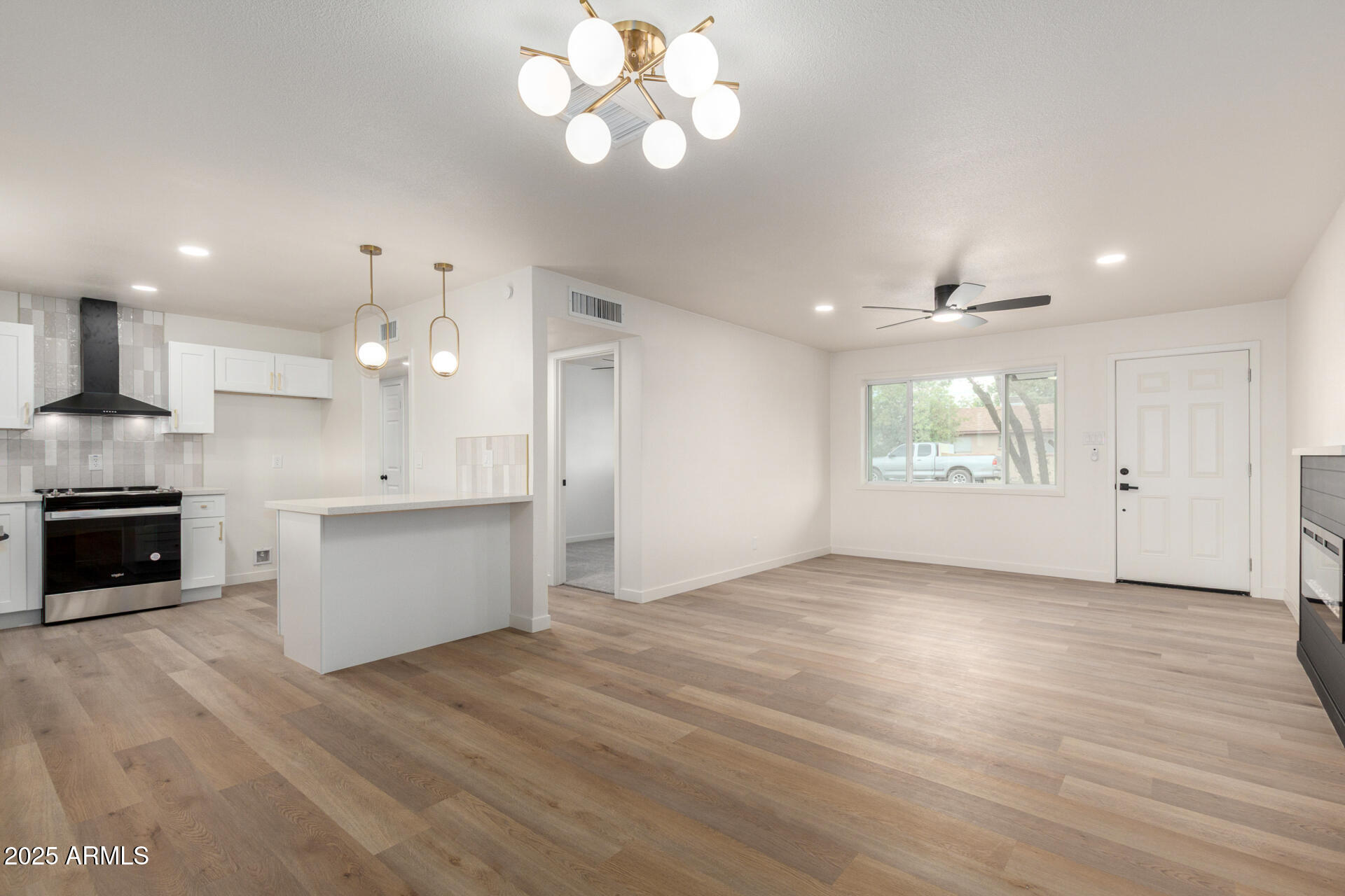 3939 W HARMONT Drive