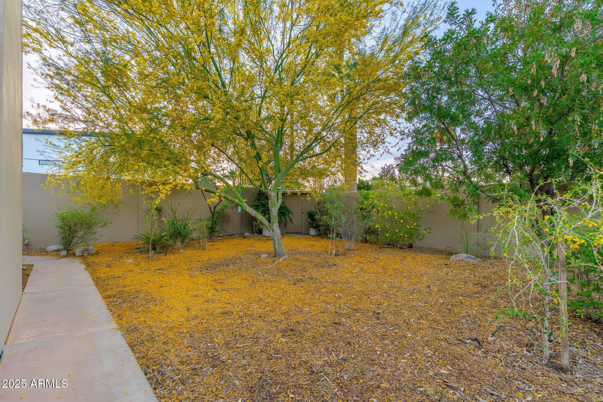 2712 E MOUNTAIN VIEW Road