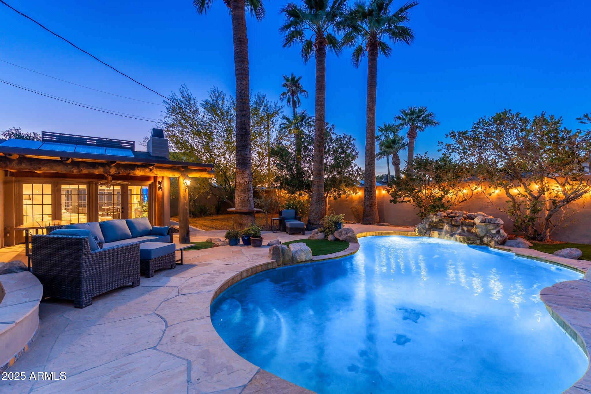 2712 E MOUNTAIN VIEW Road