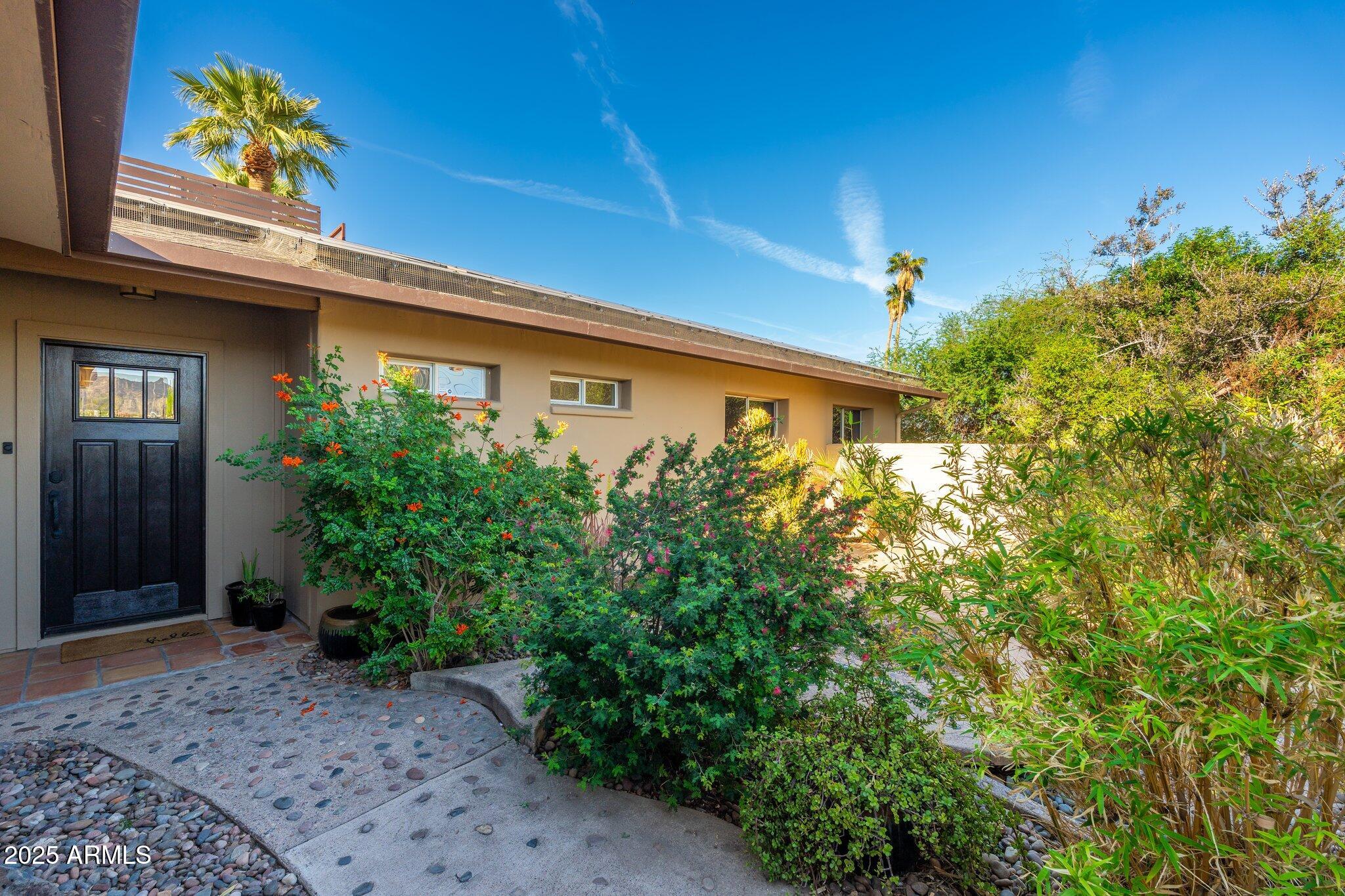 2712 E MOUNTAIN VIEW Road