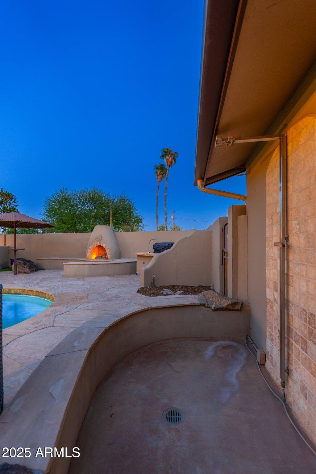 2712 E MOUNTAIN VIEW Road