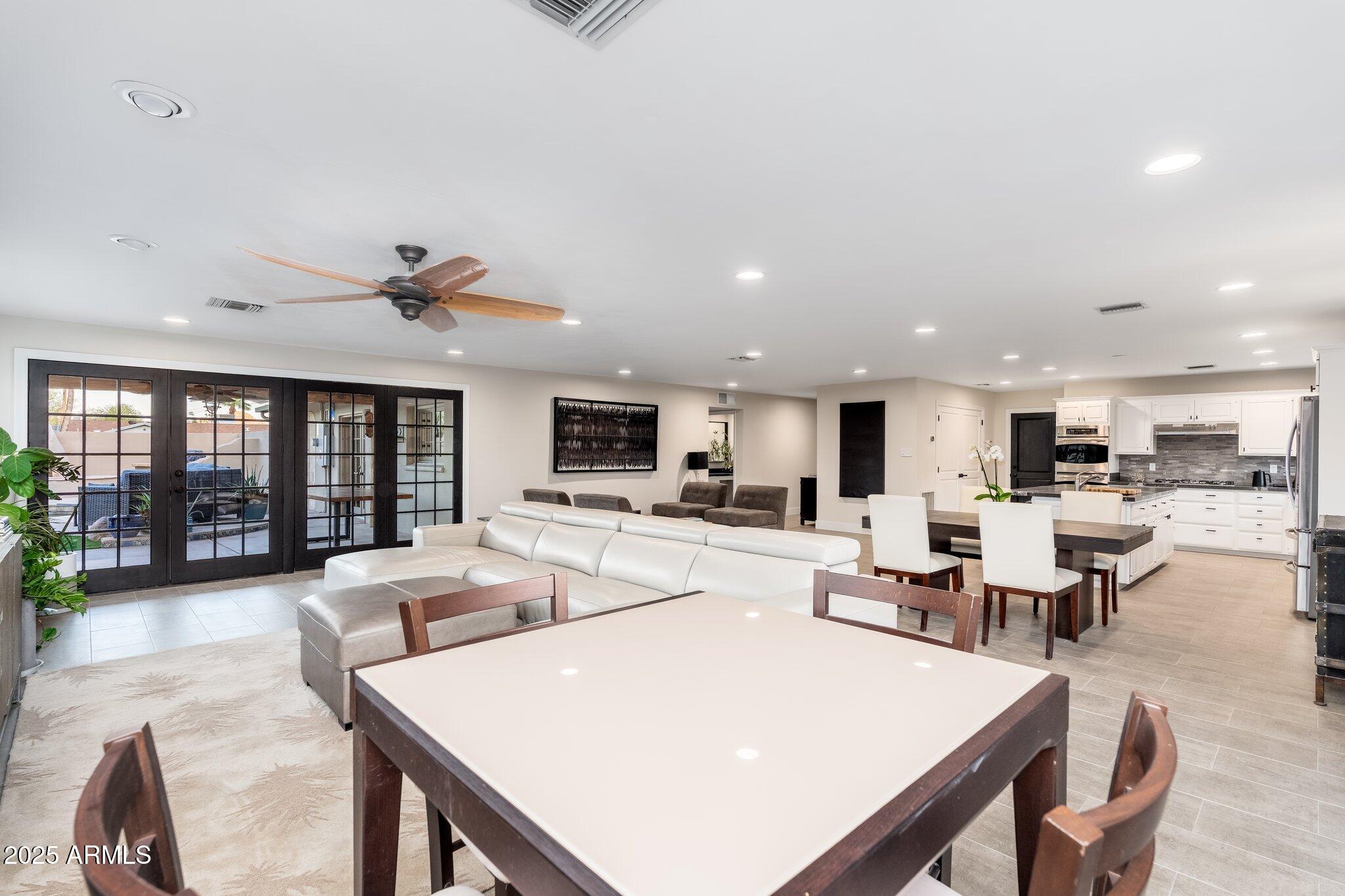 2712 E MOUNTAIN VIEW Road