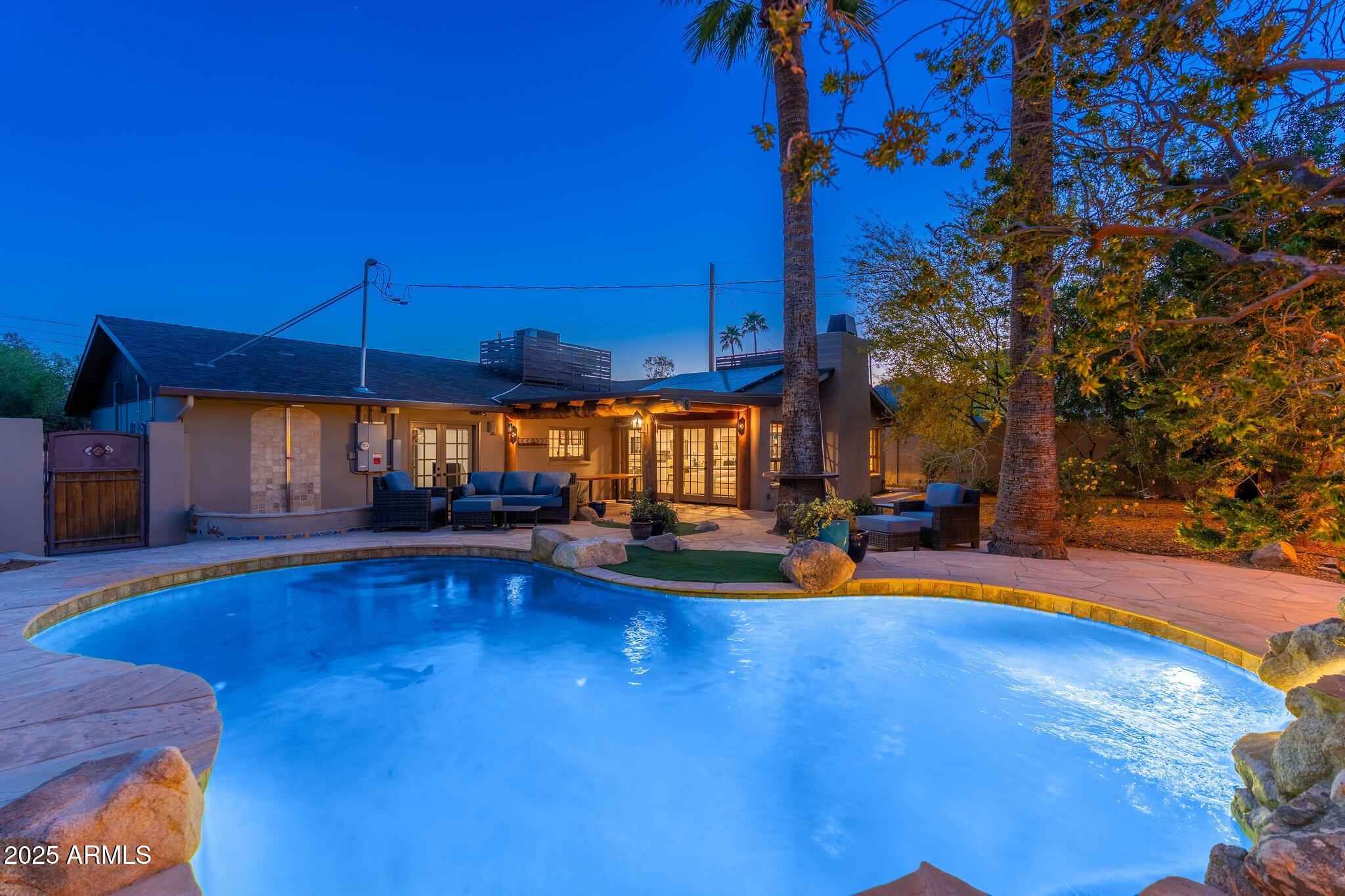 2712 E MOUNTAIN VIEW Road