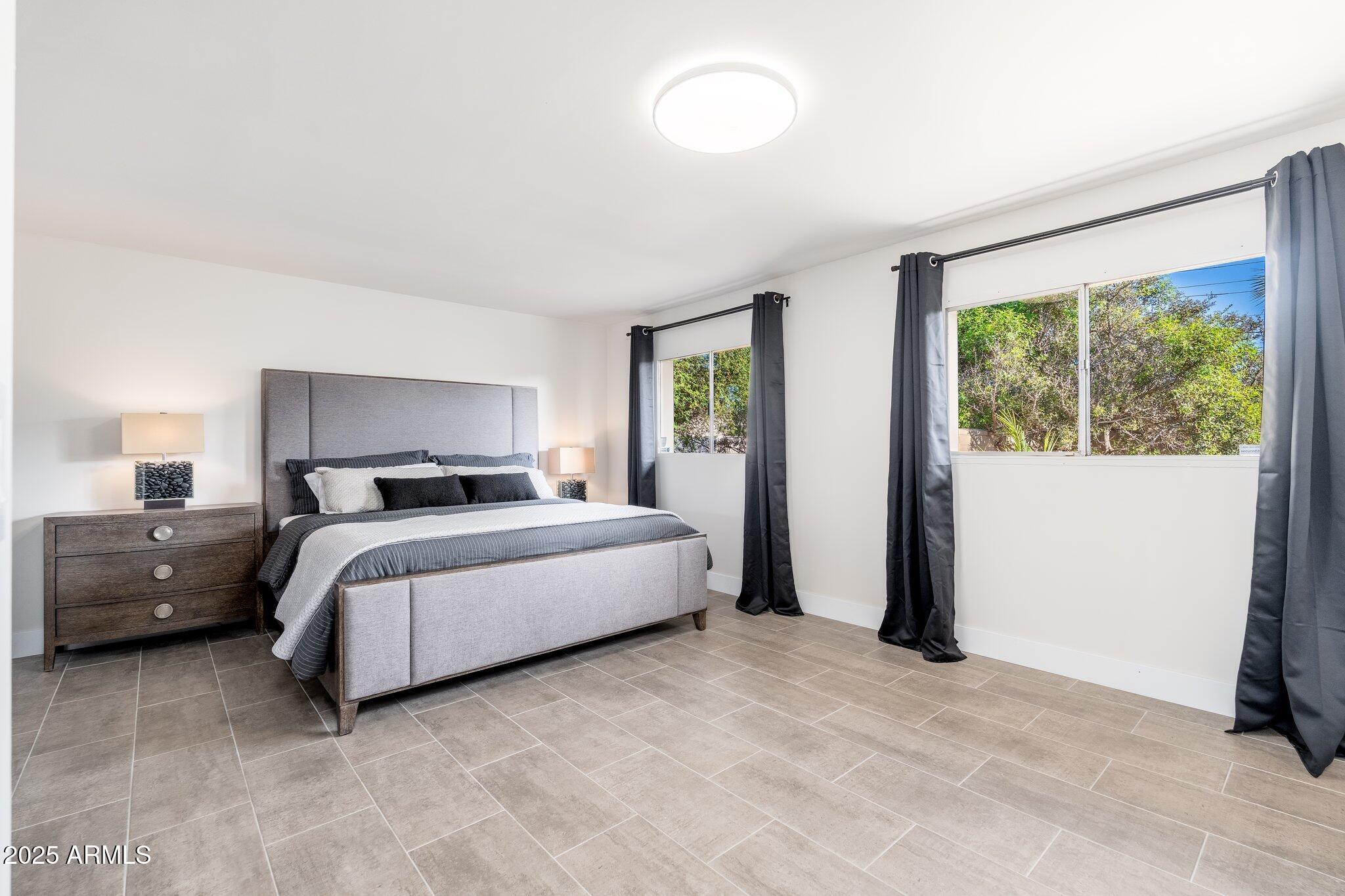 2712 E MOUNTAIN VIEW Road