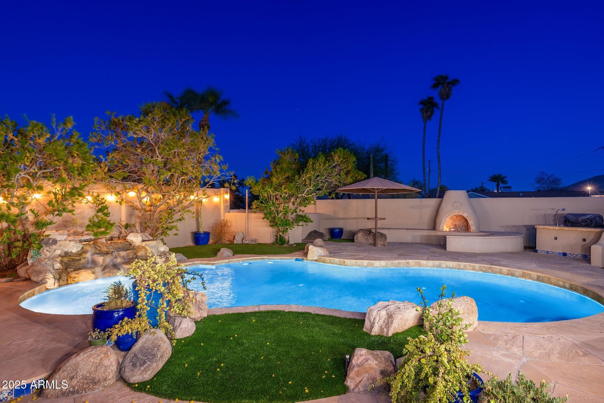 2712 E MOUNTAIN VIEW Road