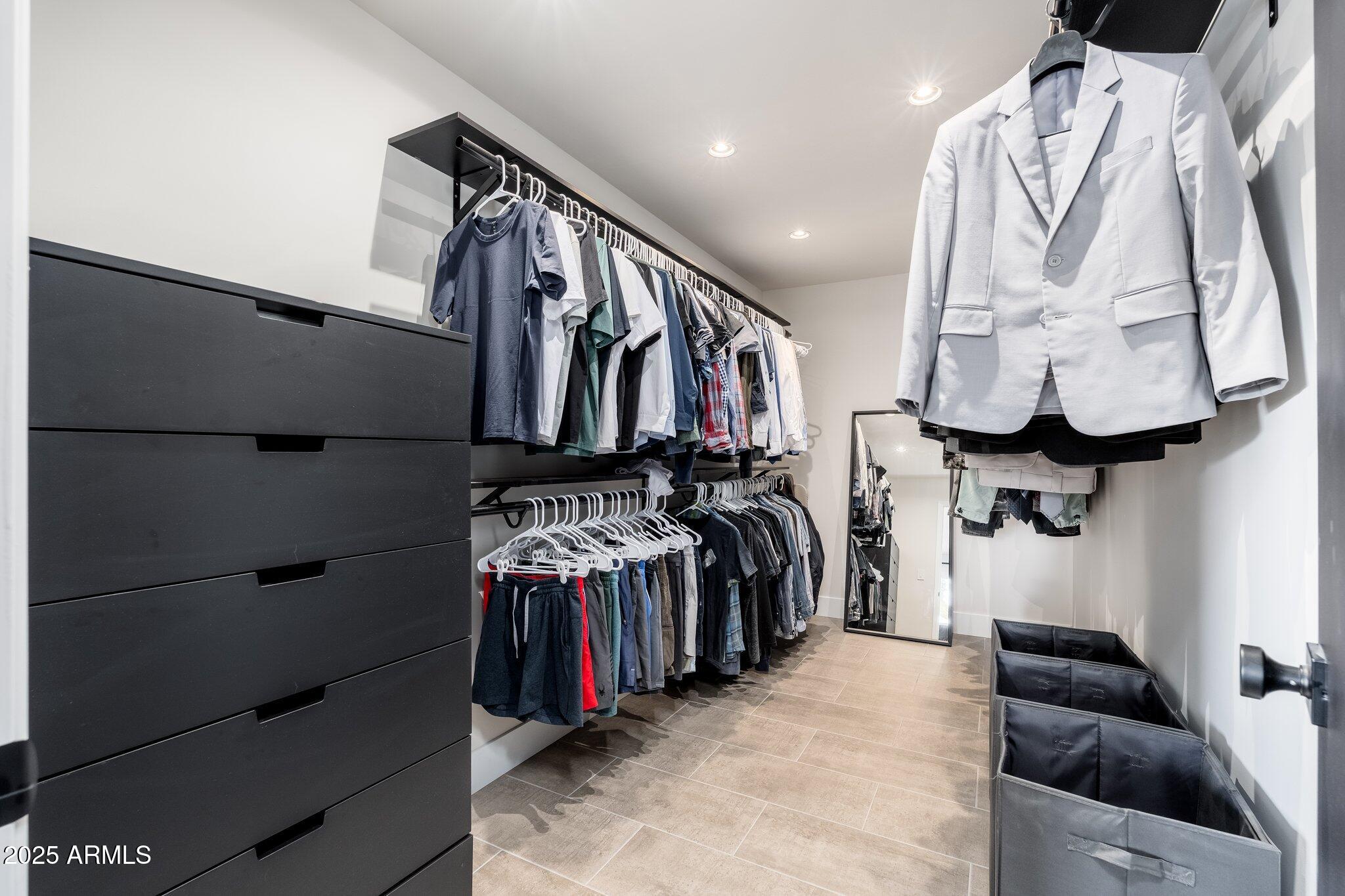 2712 E MOUNTAIN VIEW Road