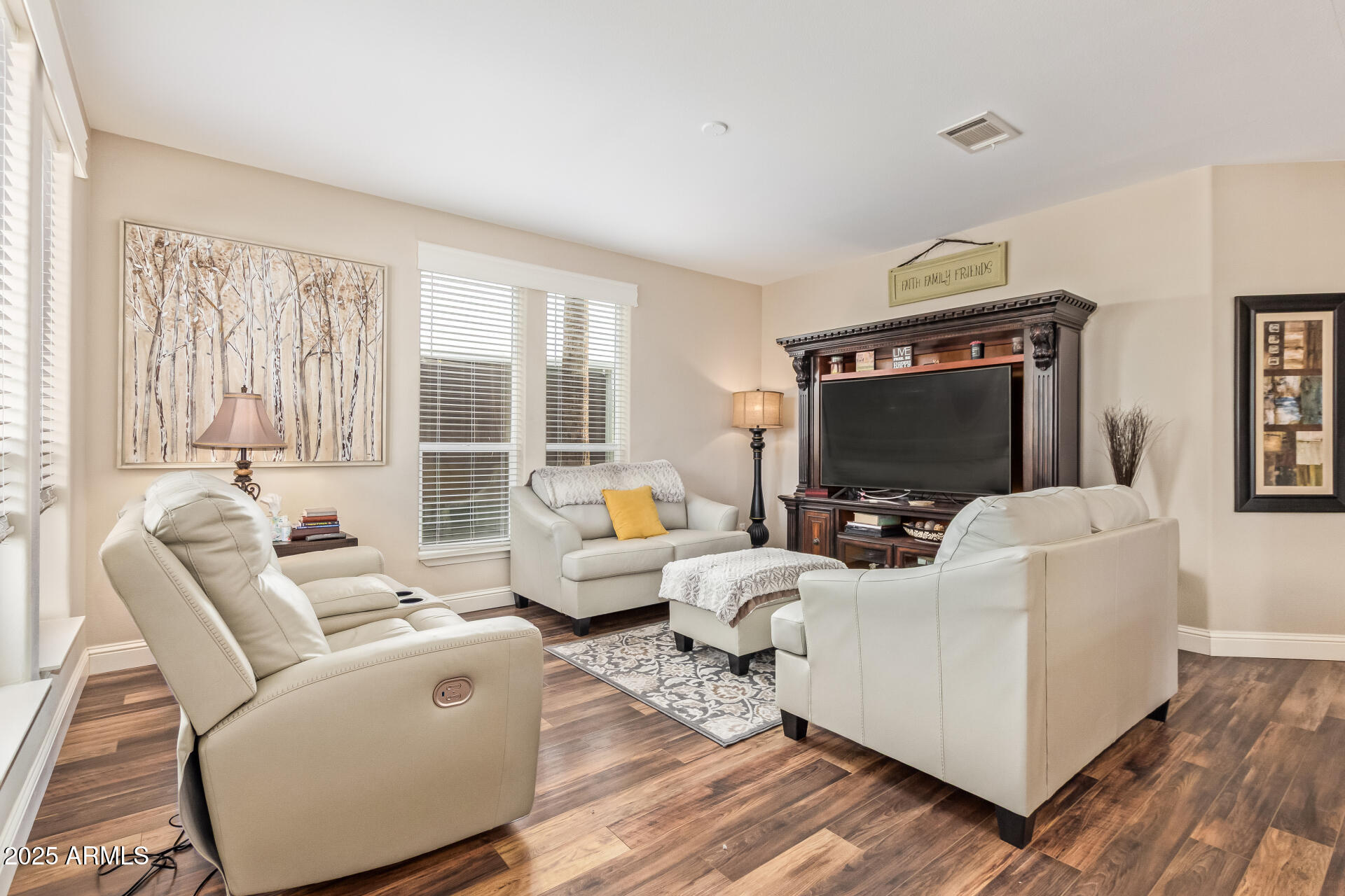 2727 E UNIVERSITY Drive, 99