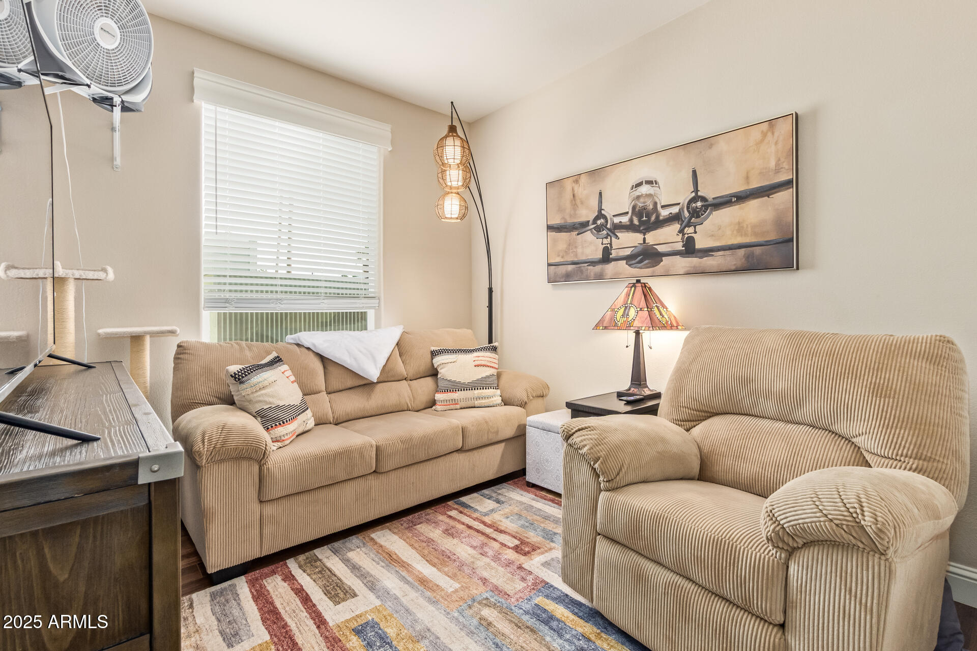 2727 E UNIVERSITY Drive, 99