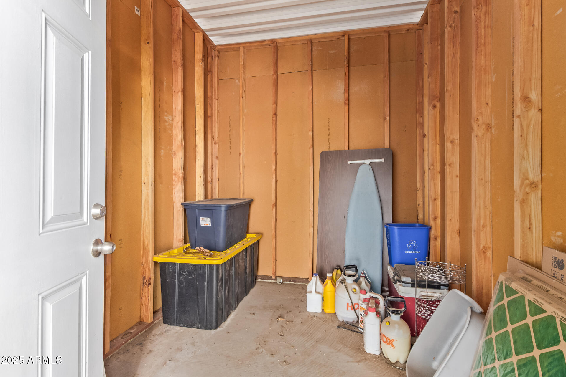 2727 E UNIVERSITY Drive, 99