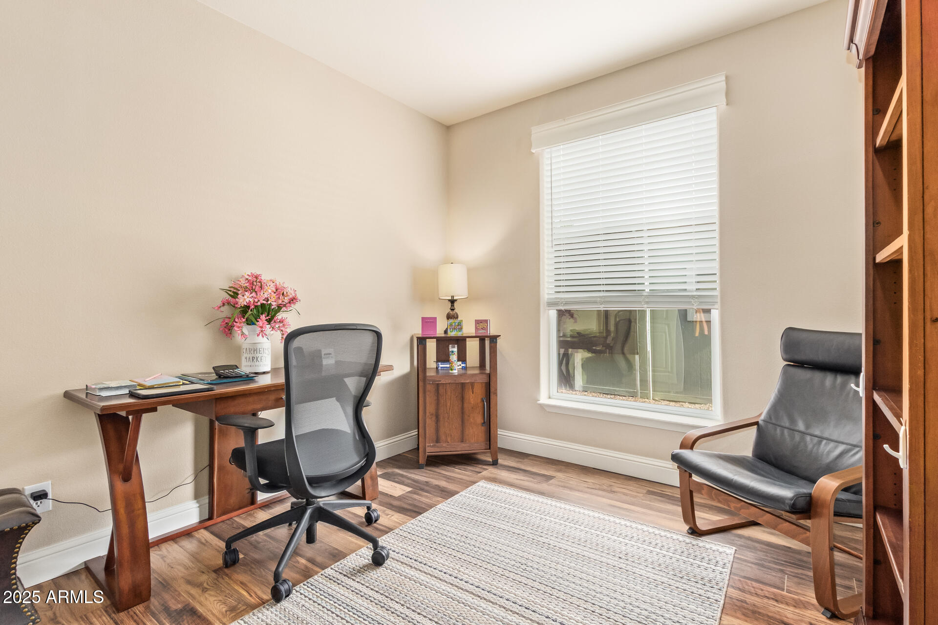 2727 E UNIVERSITY Drive, 99