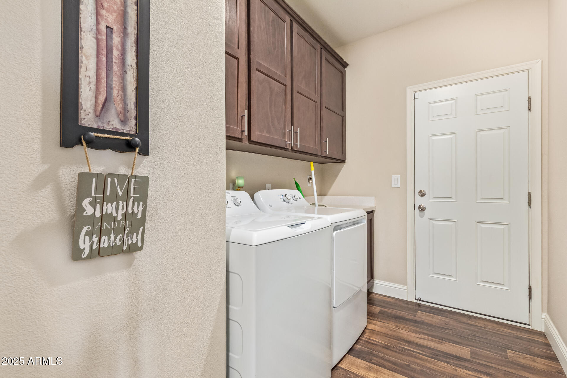 2727 E UNIVERSITY Drive, 99