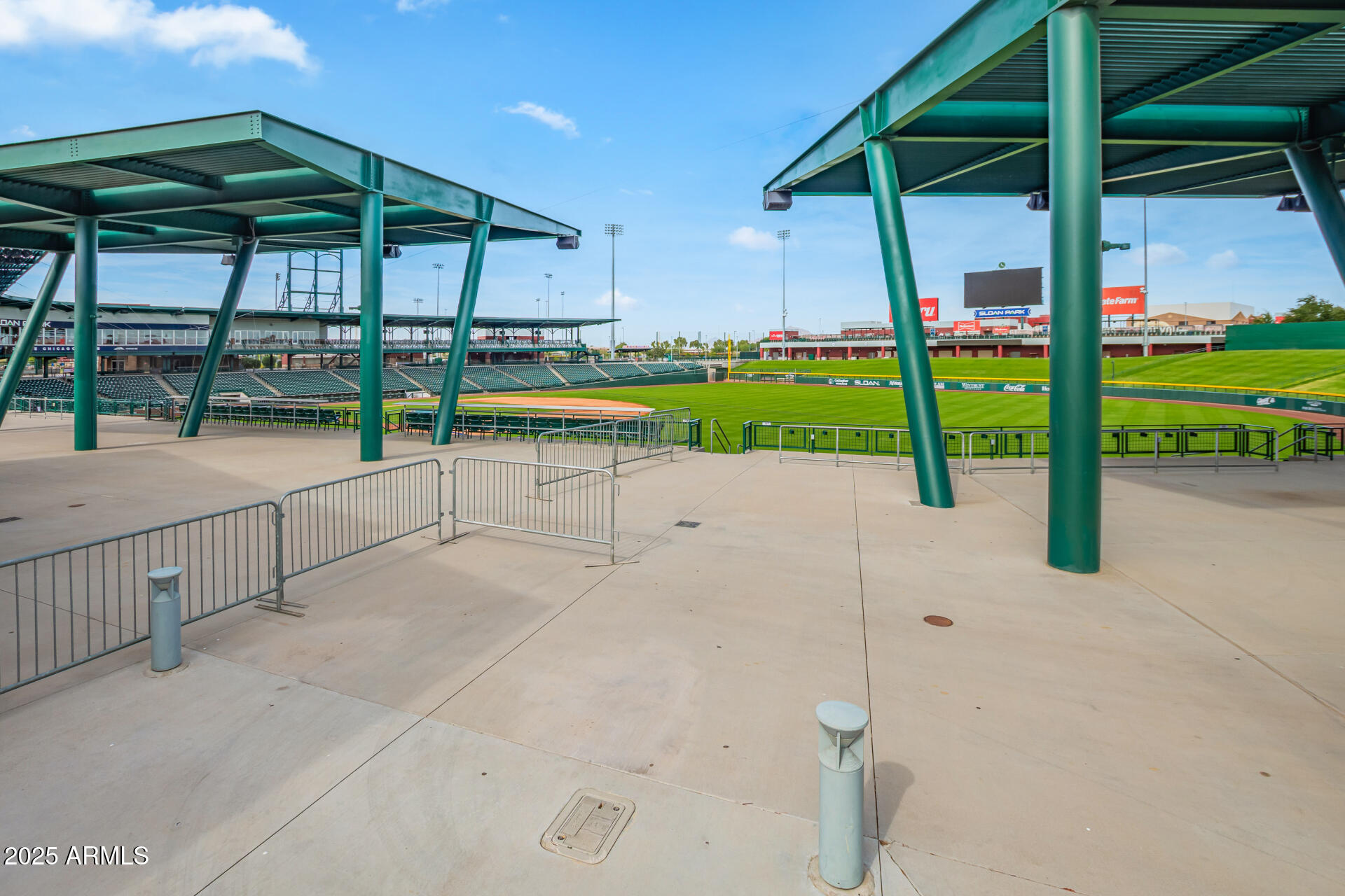 2727 E UNIVERSITY Drive, 99