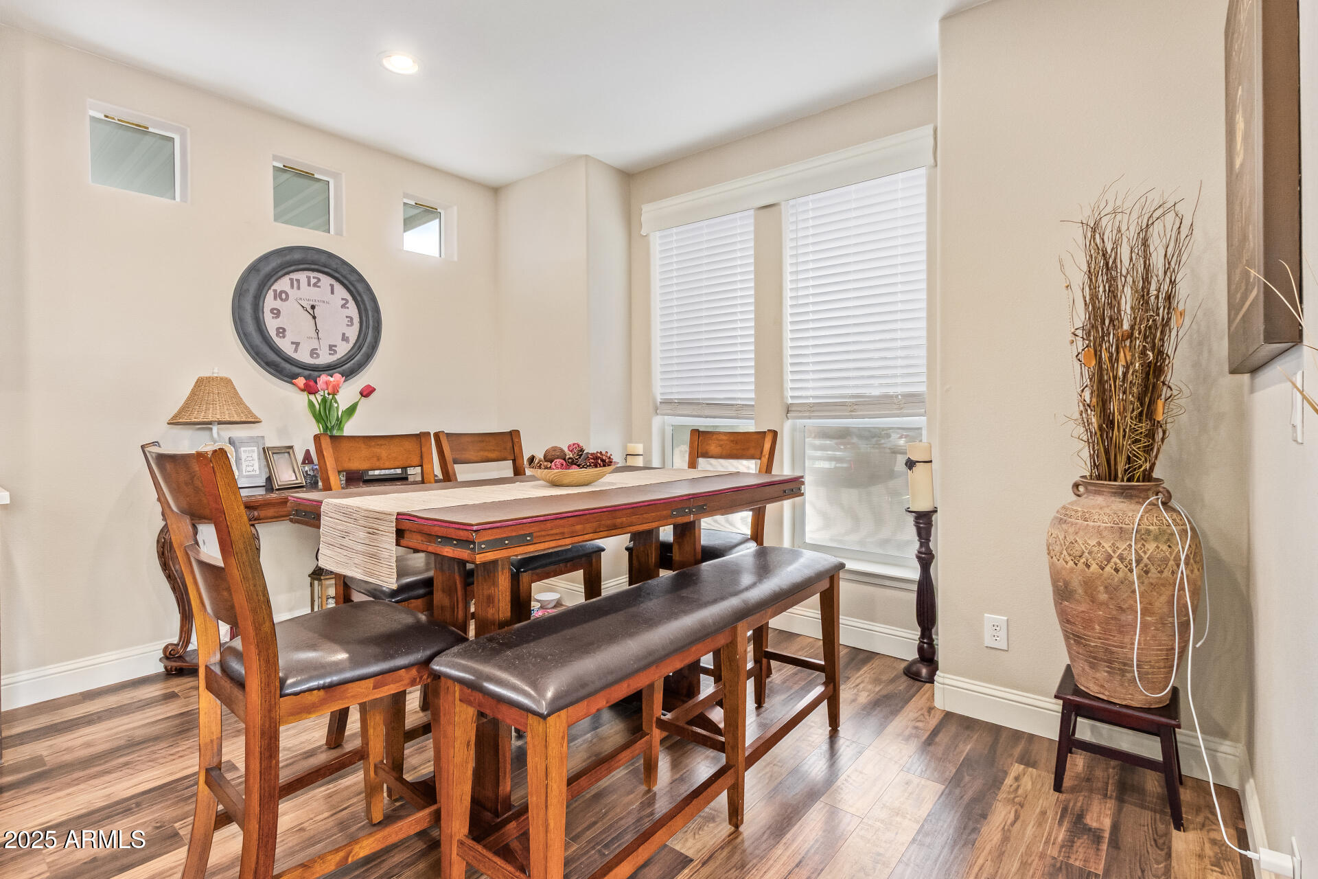 2727 E UNIVERSITY Drive, 99