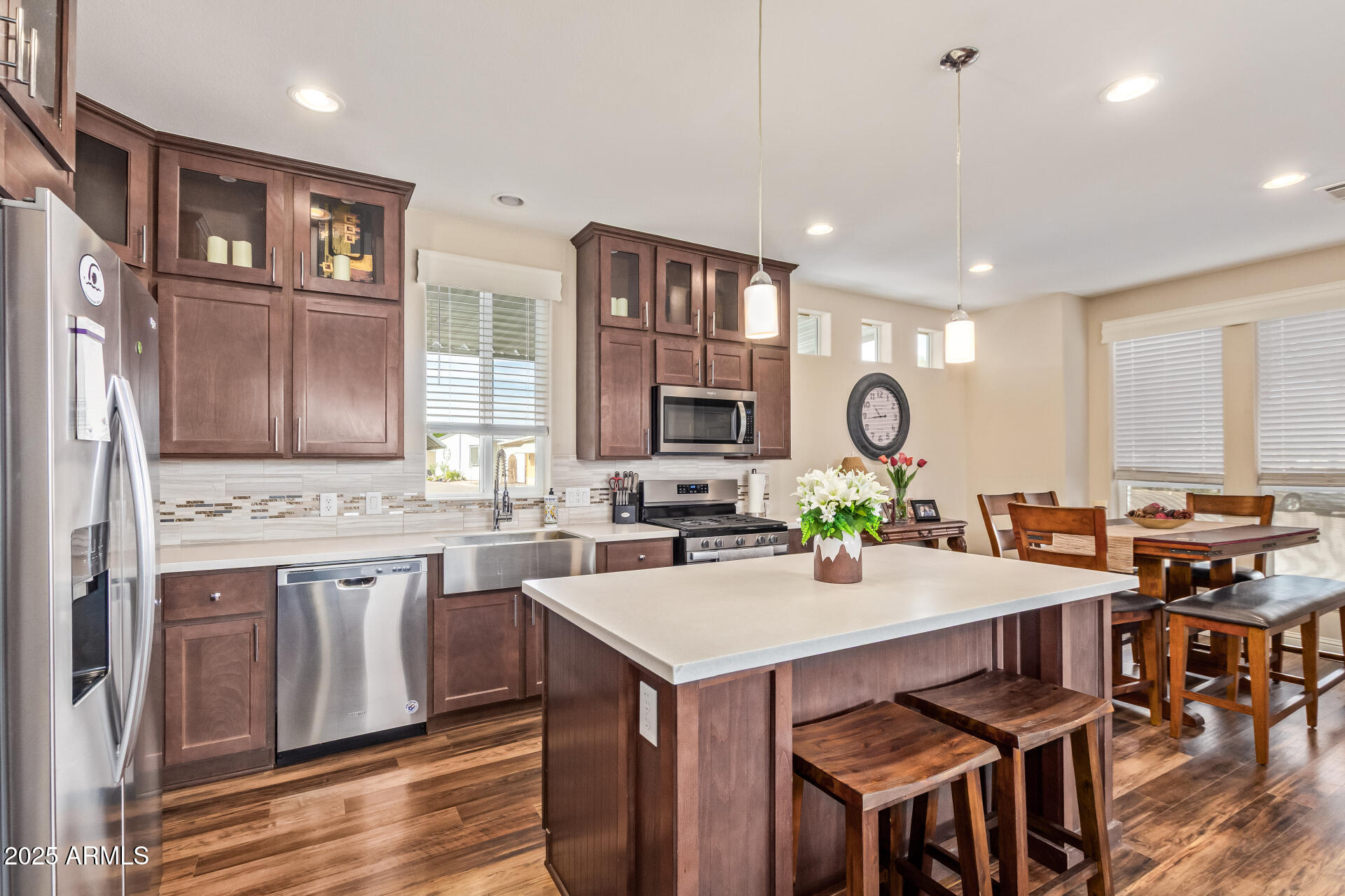 2727 E UNIVERSITY Drive, 99