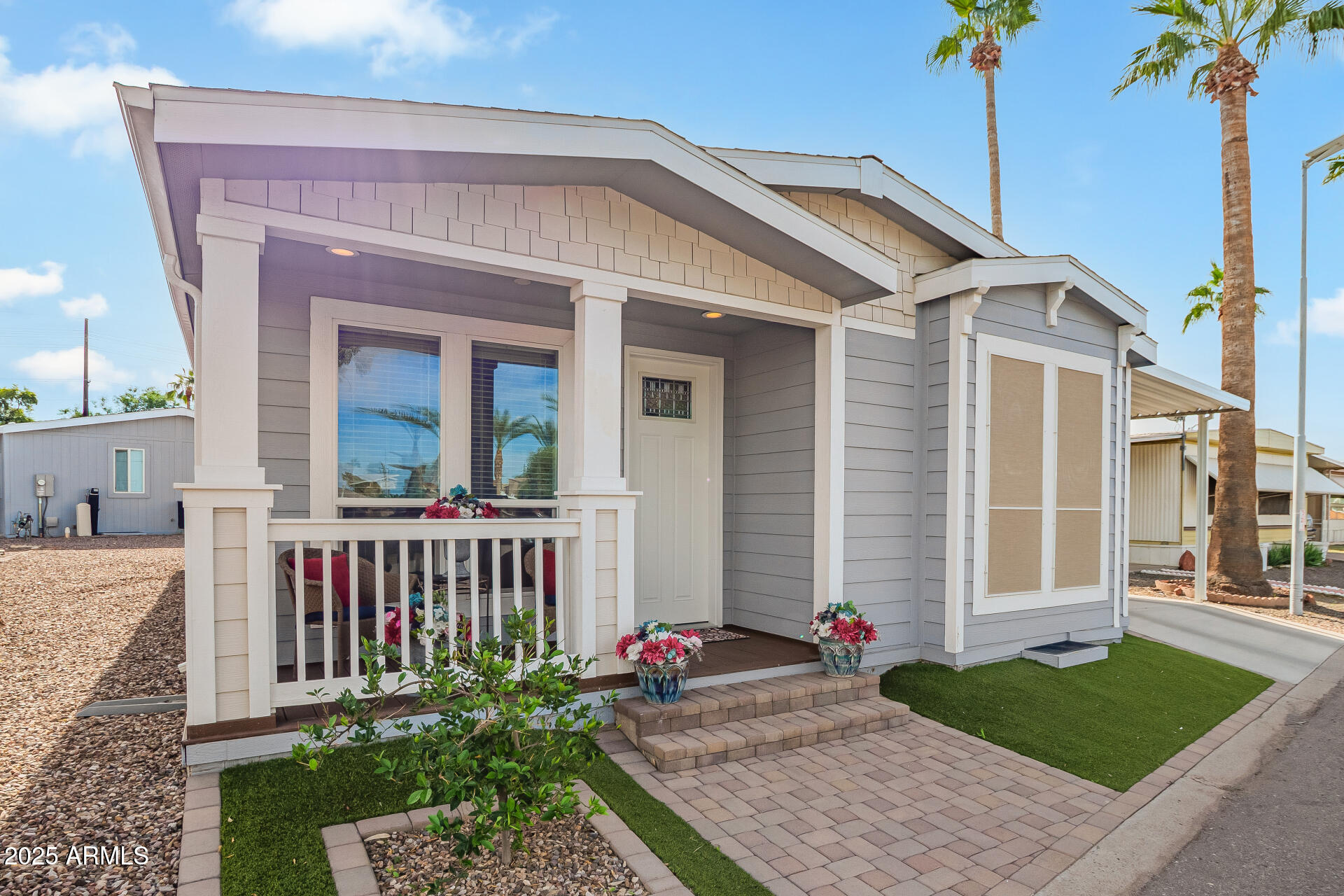 2727 E UNIVERSITY Drive, 99