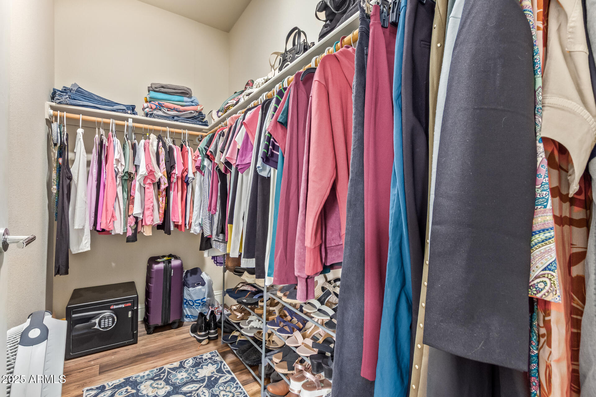 2727 E UNIVERSITY Drive, 99