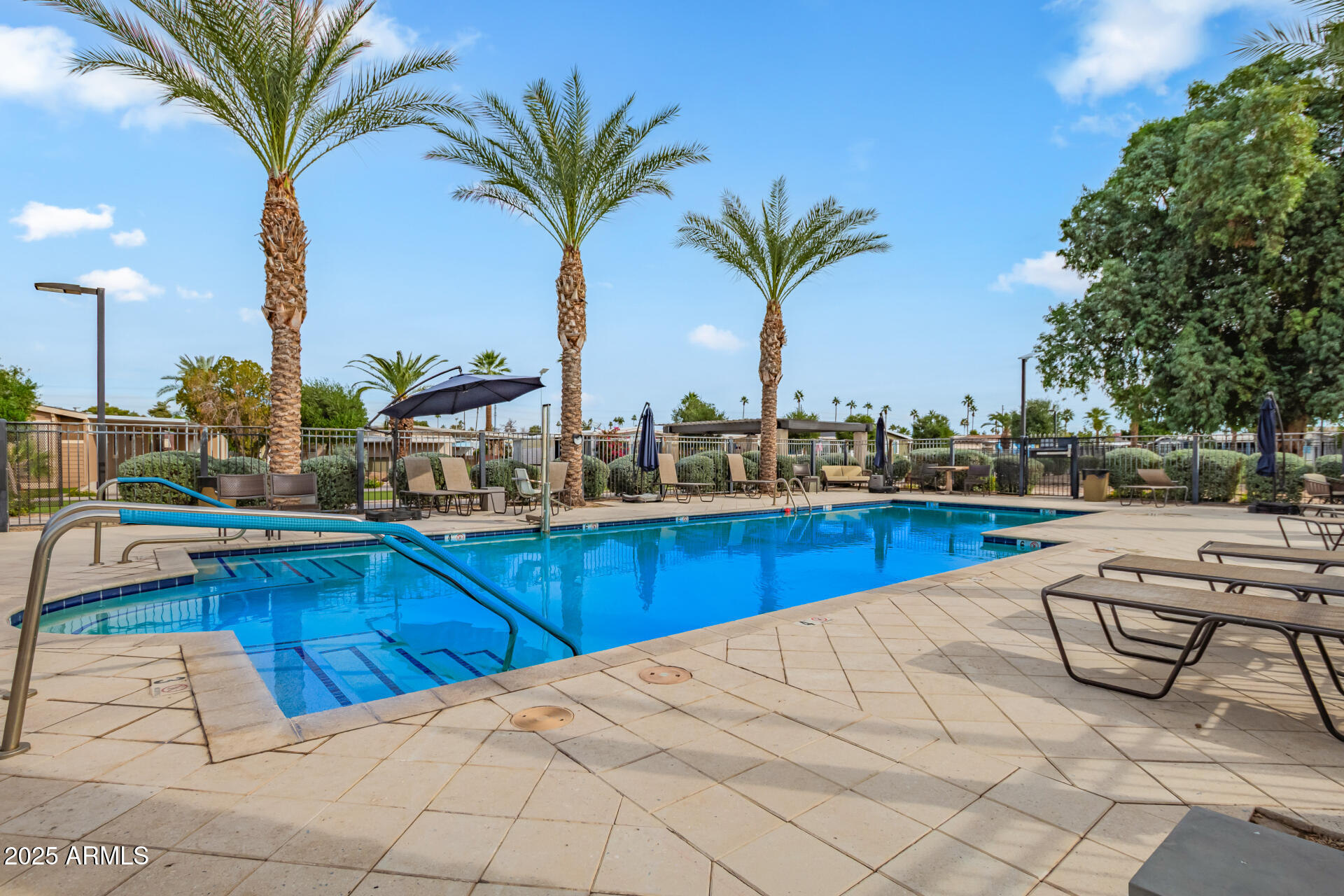 2727 E UNIVERSITY Drive, 99