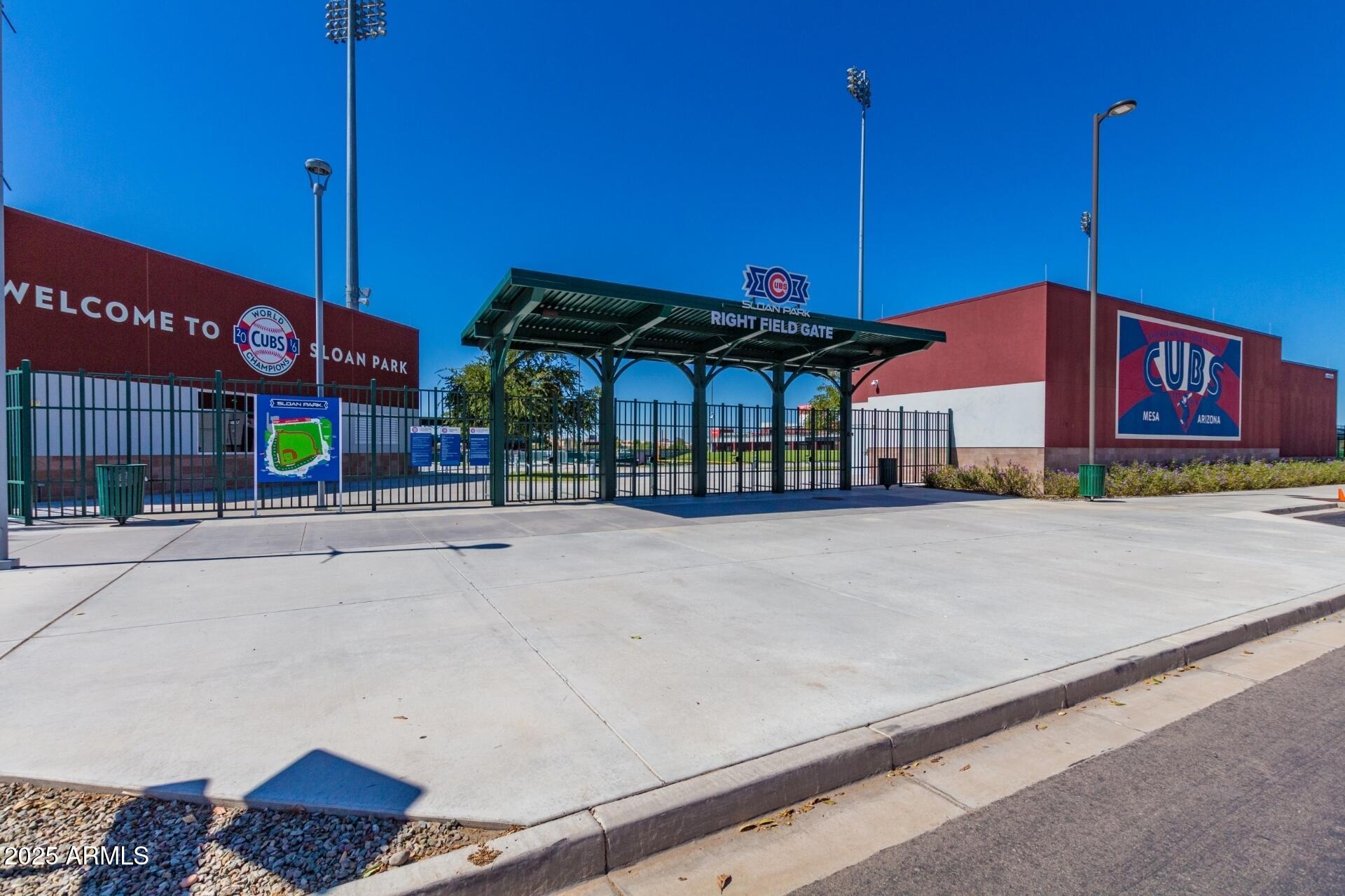 2727 E UNIVERSITY Drive, 99