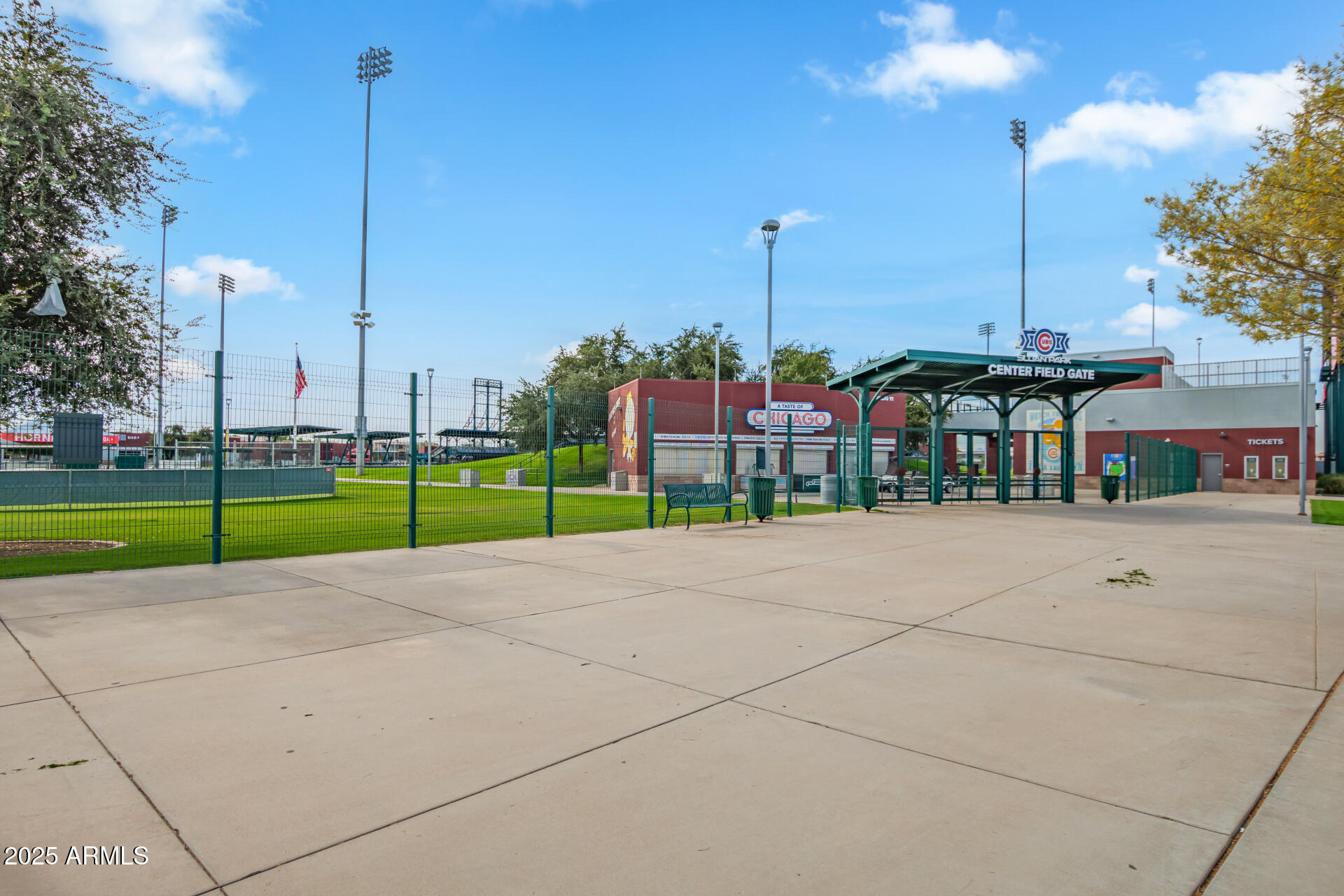 2727 E UNIVERSITY Drive, 99