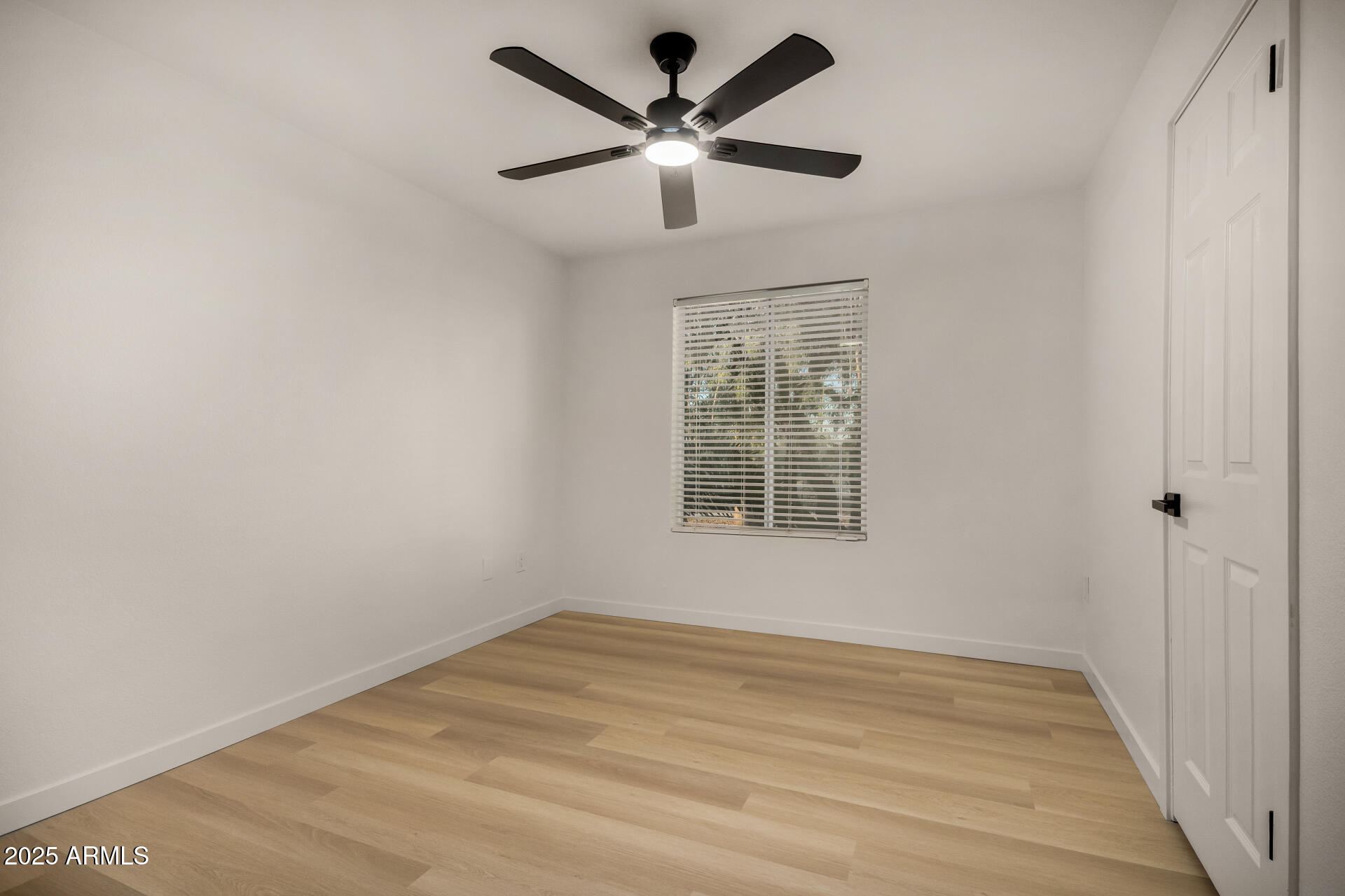 3401 E ALTADENA Avenue