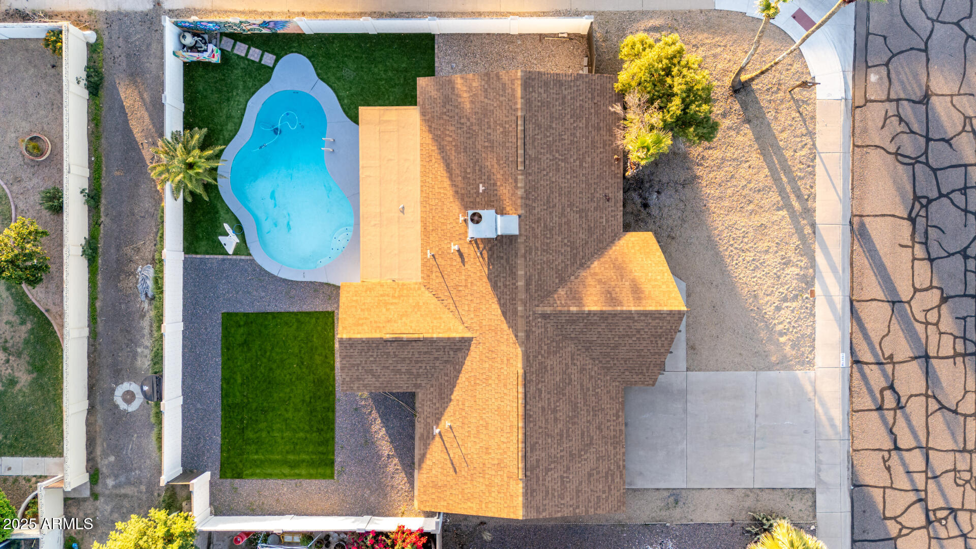 3401 E ALTADENA Avenue