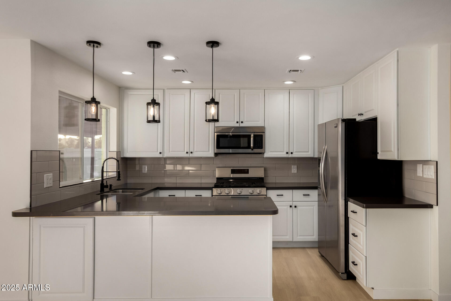 3401 E ALTADENA Avenue