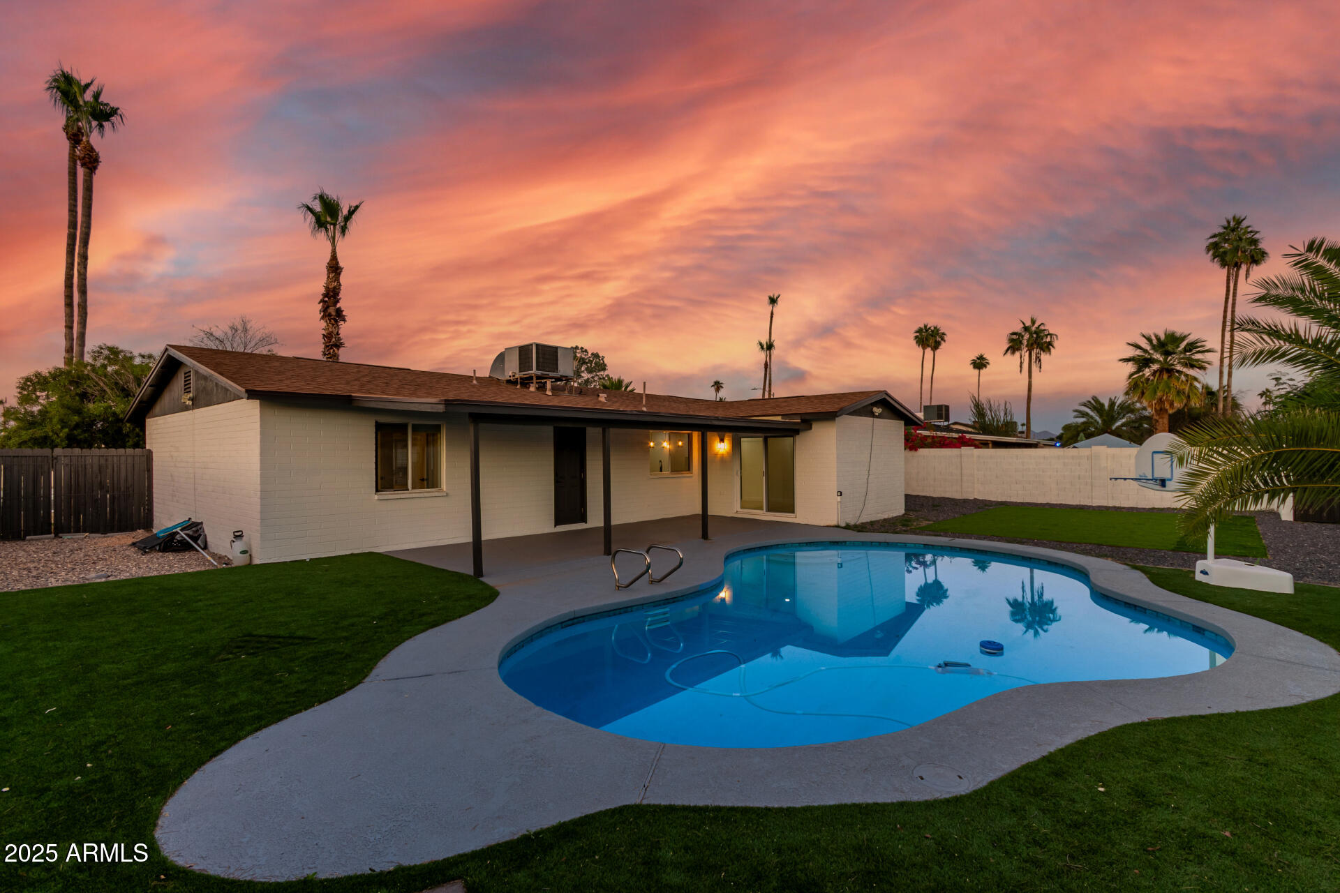 3401 E ALTADENA Avenue