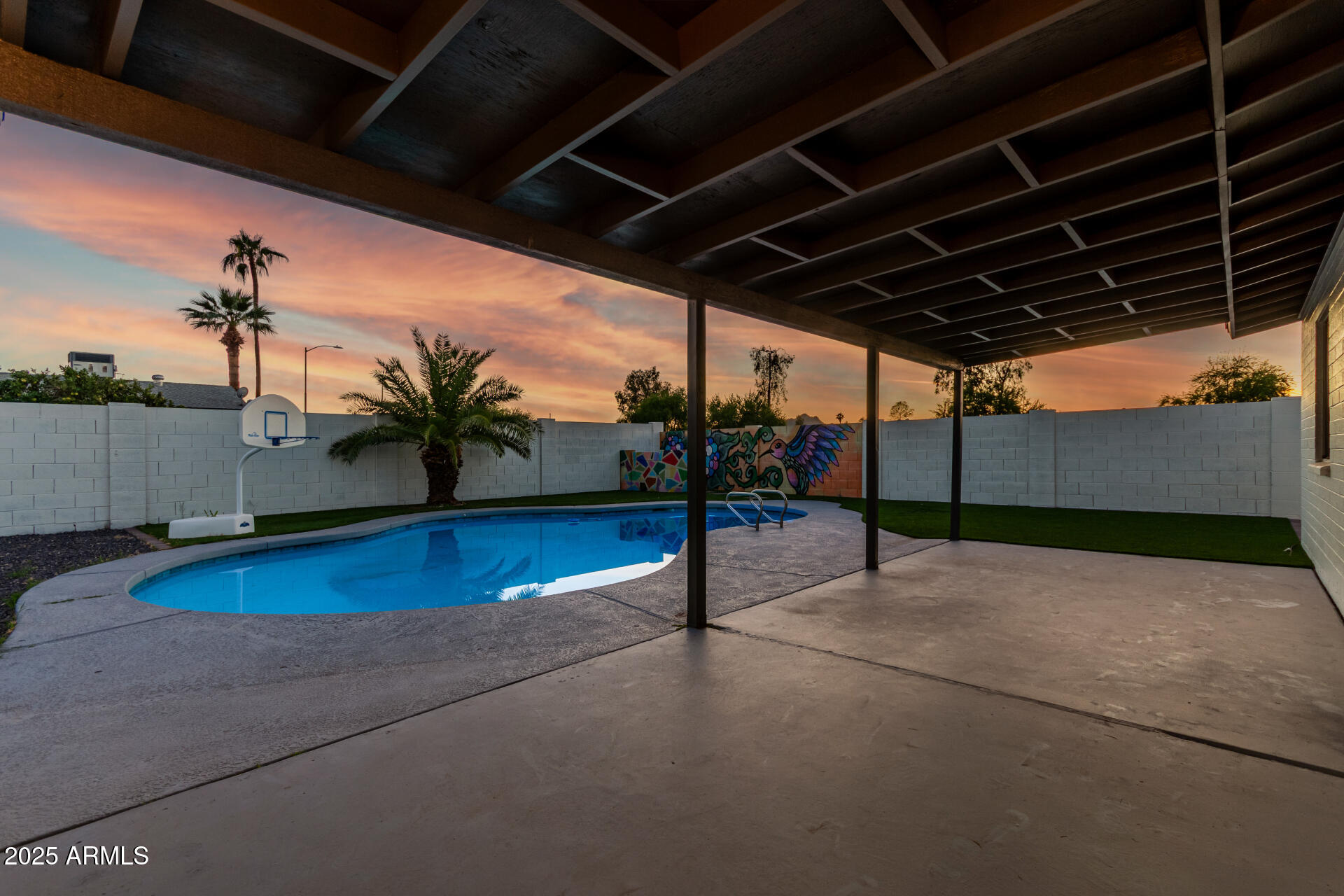 3401 E ALTADENA Avenue