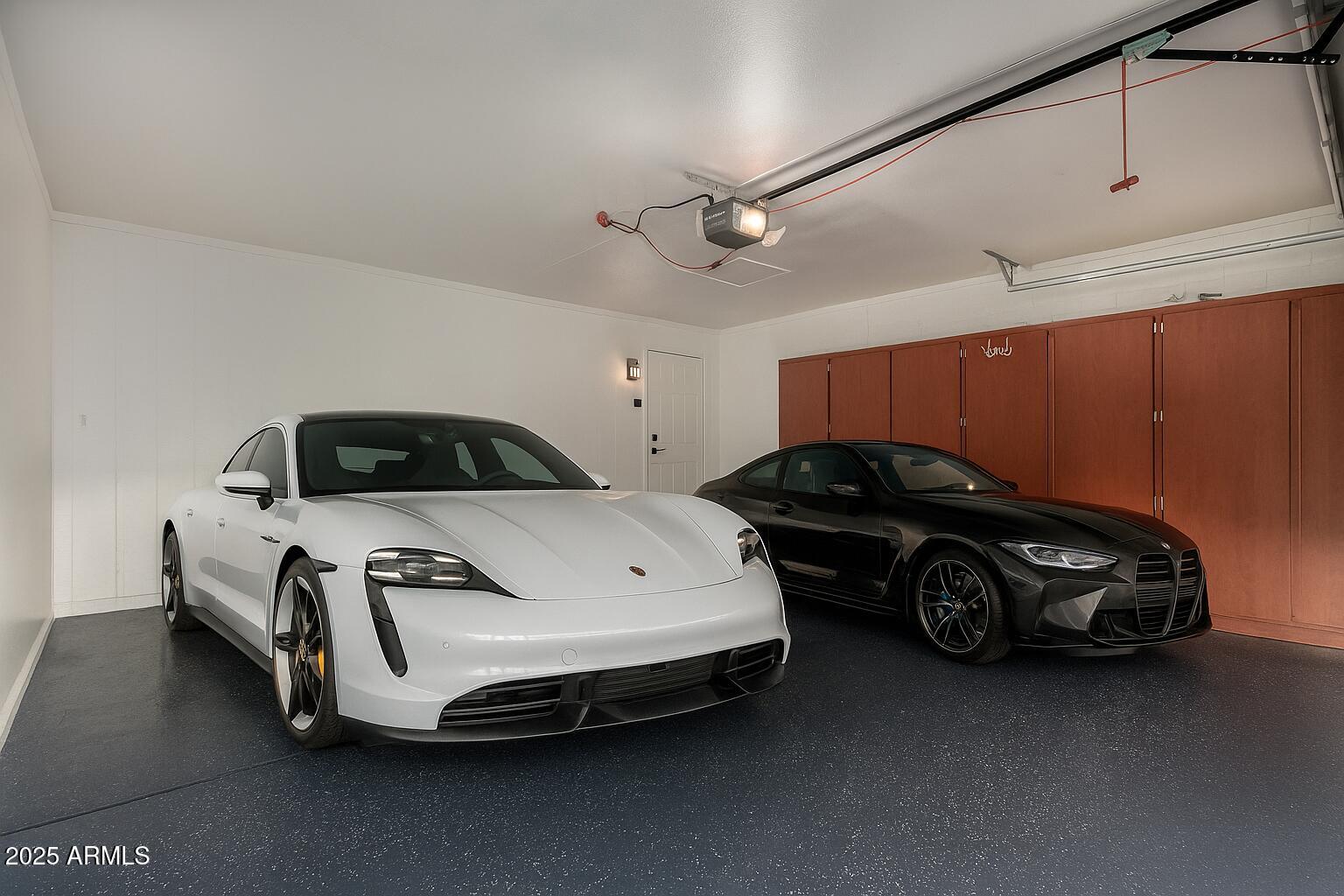 3401 E ALTADENA Avenue