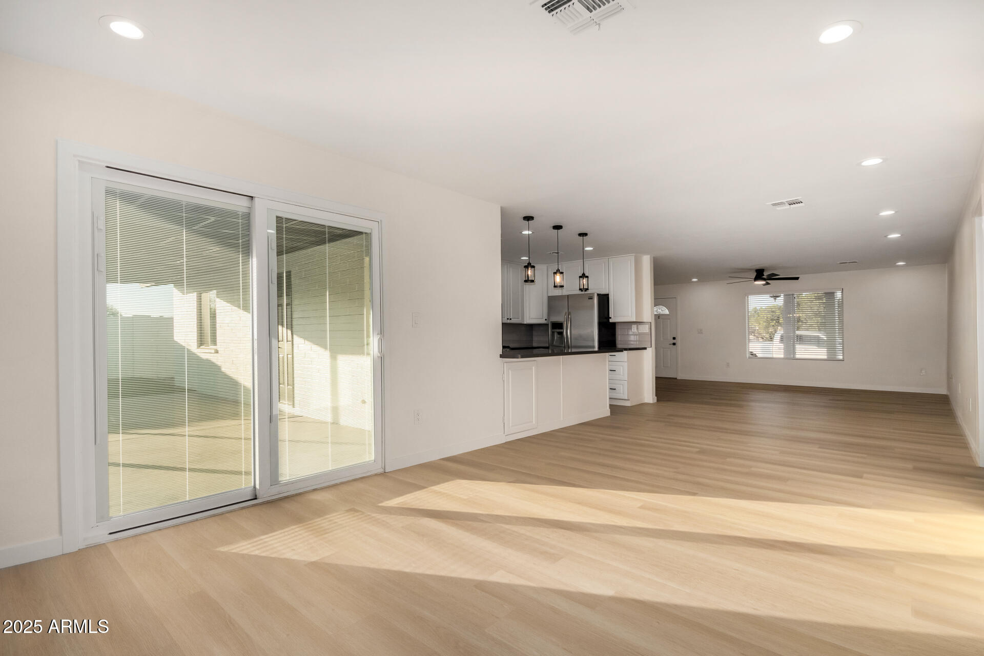 3401 E ALTADENA Avenue