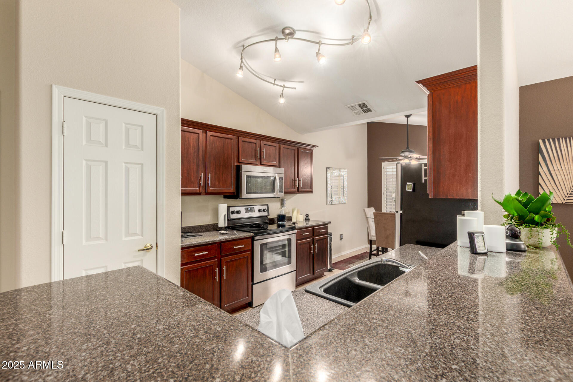 1350 W SEASCAPE Drive