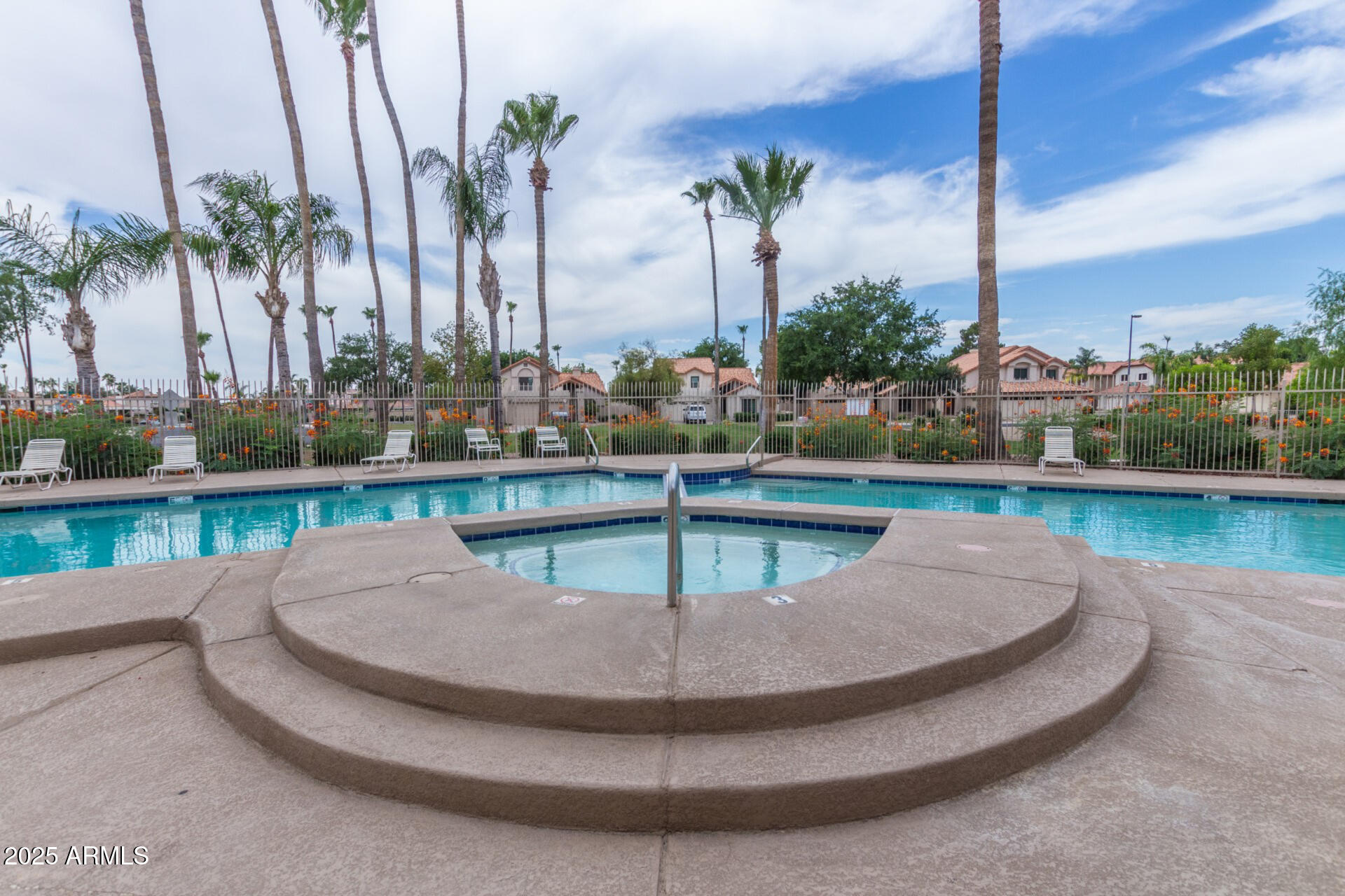 1350 W SEASCAPE Drive