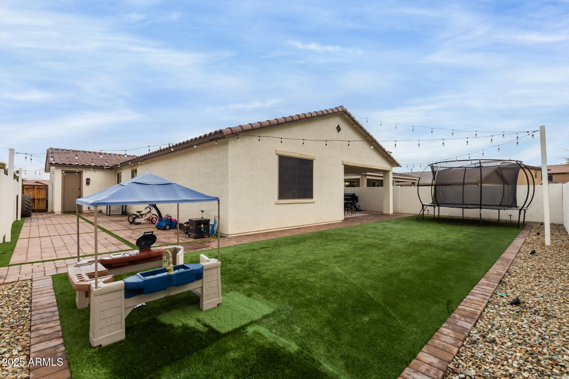 26026 N THORNHILL Drive