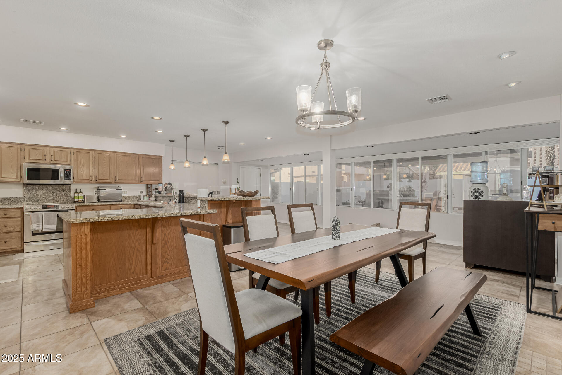 2854 E MALLORY Street